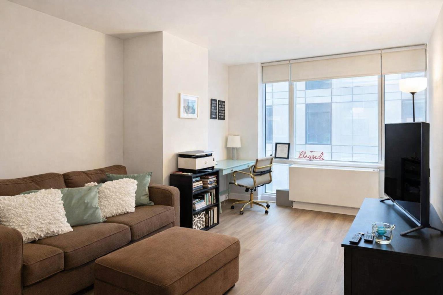 Stylish Downtown Brooklyn Near Subway & Manhattan Apartment *