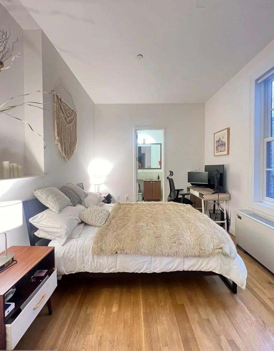 Noho Luxury Building 1br With Living With Pool And First Floor