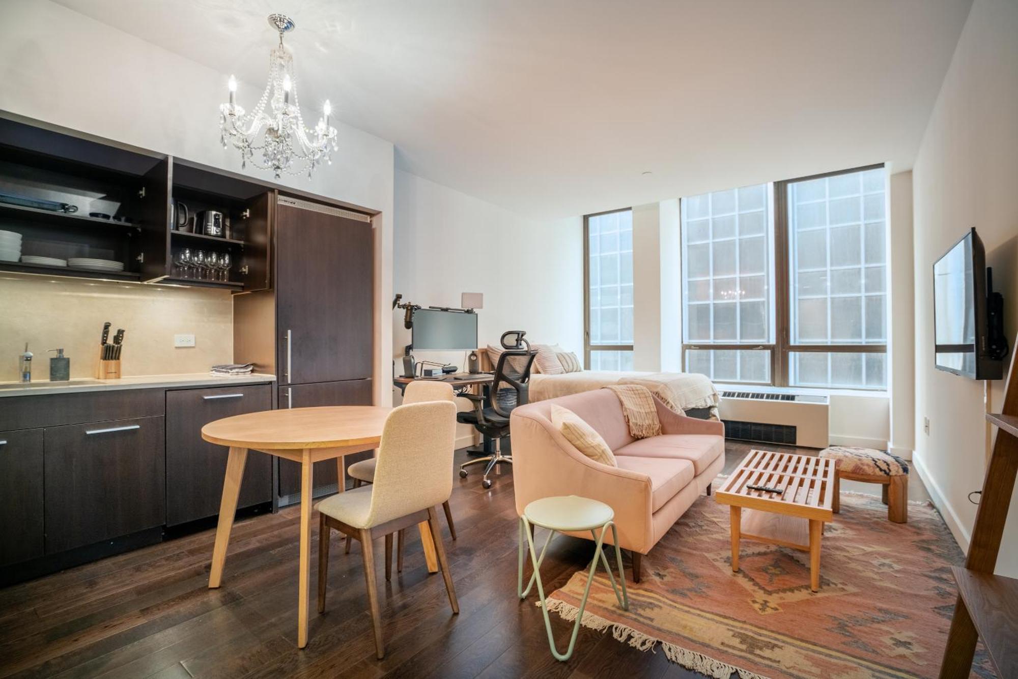 Apartment Fidi W Work Setup By Anyplace - 10254 *