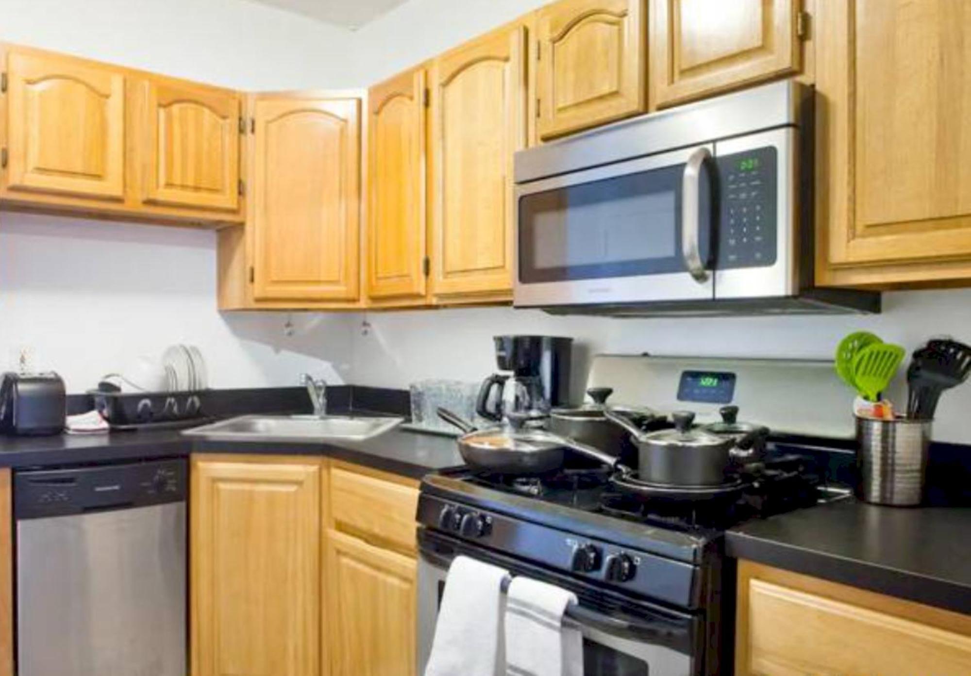 Spacious 3 Bedroom In Prime Location Of Nyc Apartment