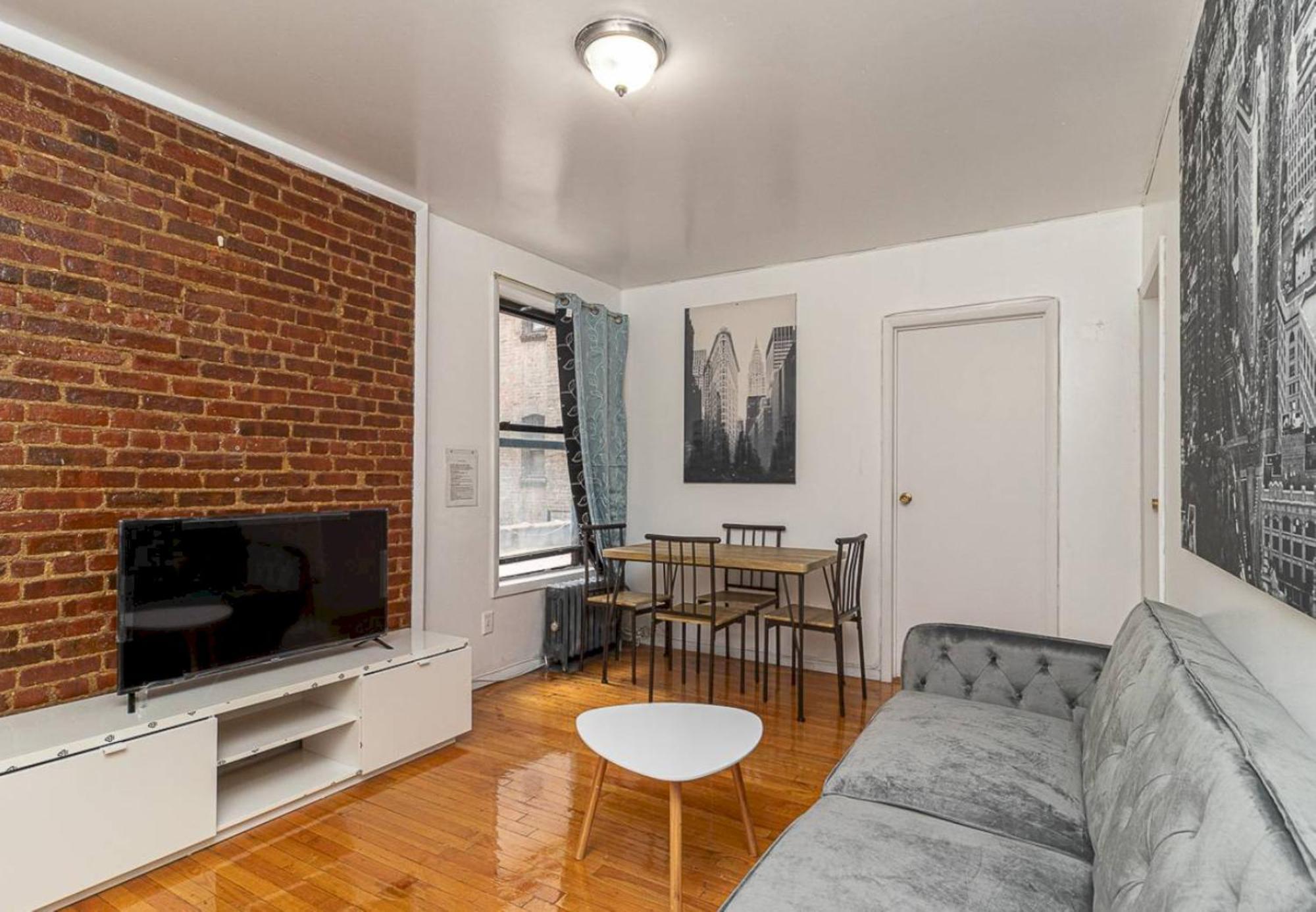 Apartment 10th Avenue Urban Retreat- 3br Nyc *