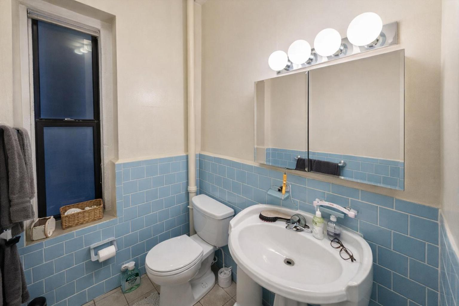 Apartment Bright & Modern Near Subway & Columbia New York