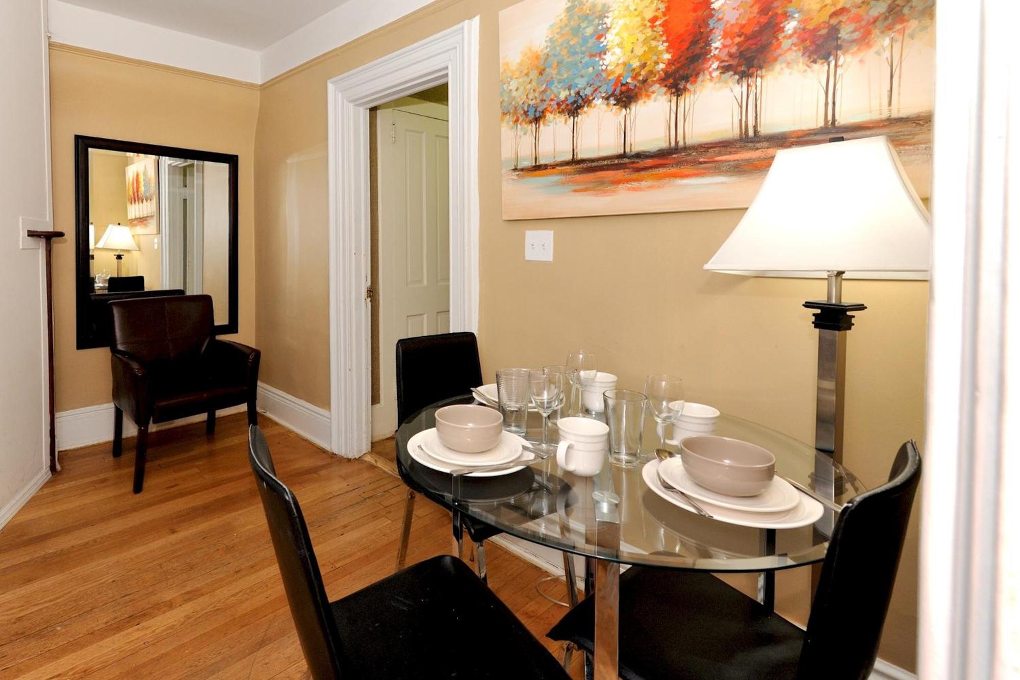 Comfy 3 Bedroom 1 Bath In Nyc *