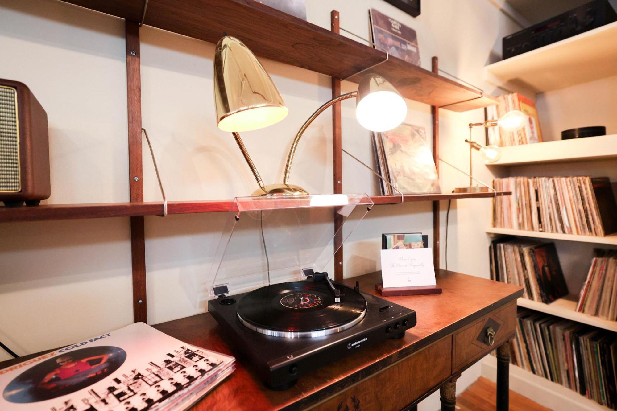 Artistic Vintage Loft In Williamsburg Apartment