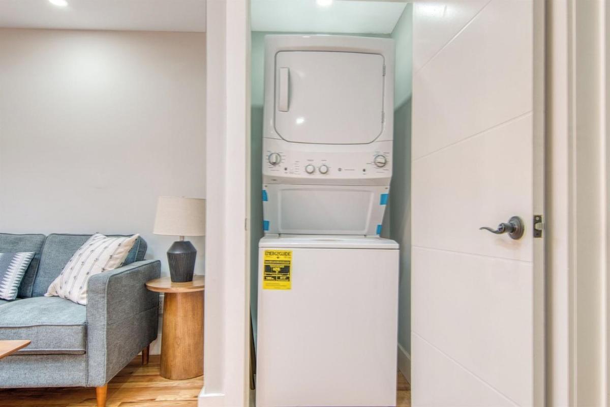 Apartment Pent House On Bruckner New Luxe 2br 2ba King Bed Fast Wi-fi 15 Mins To Times Square New York