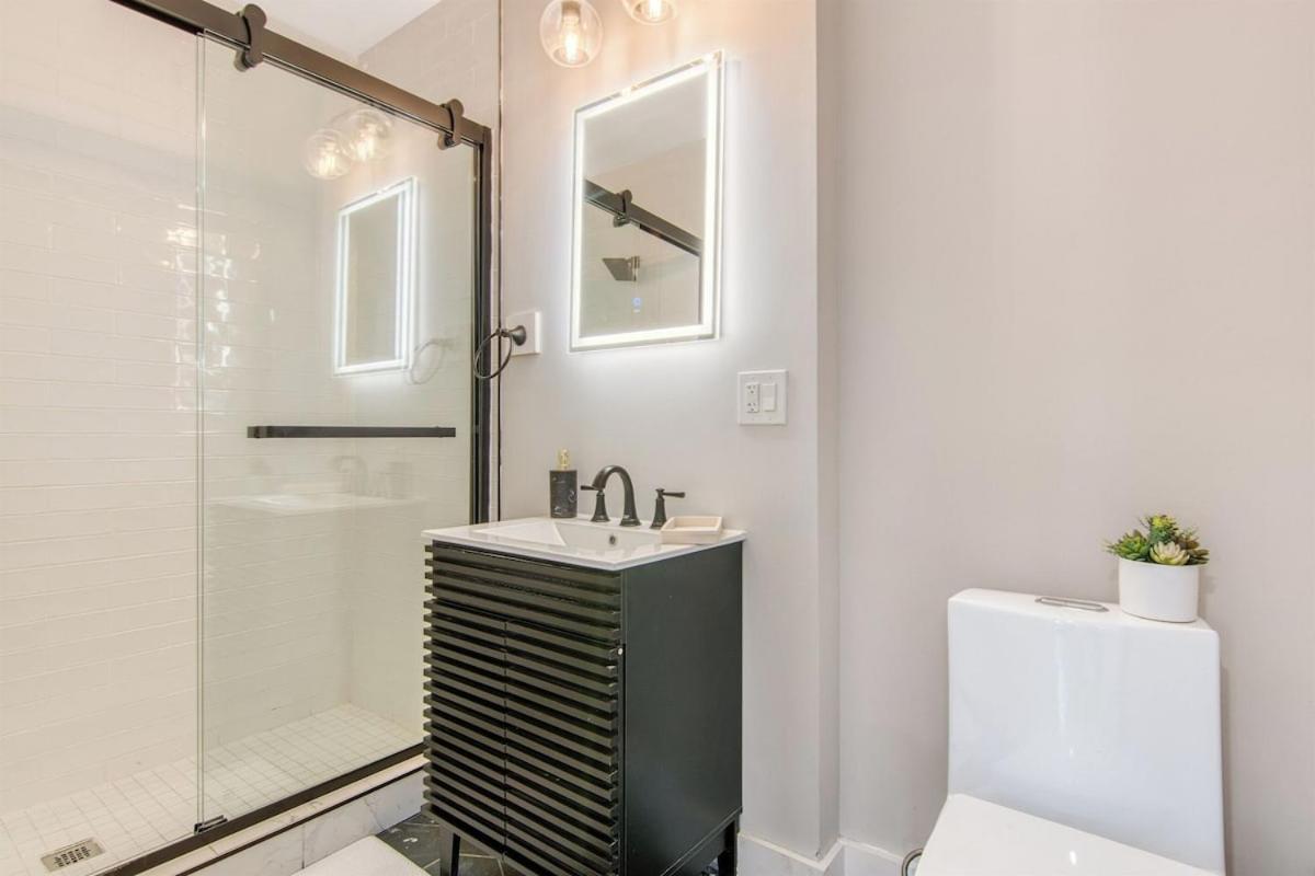 Pent House On Bruckner New Luxe 2br 2ba King Bed Fast Wi-fi 15 Mins To Times Square *