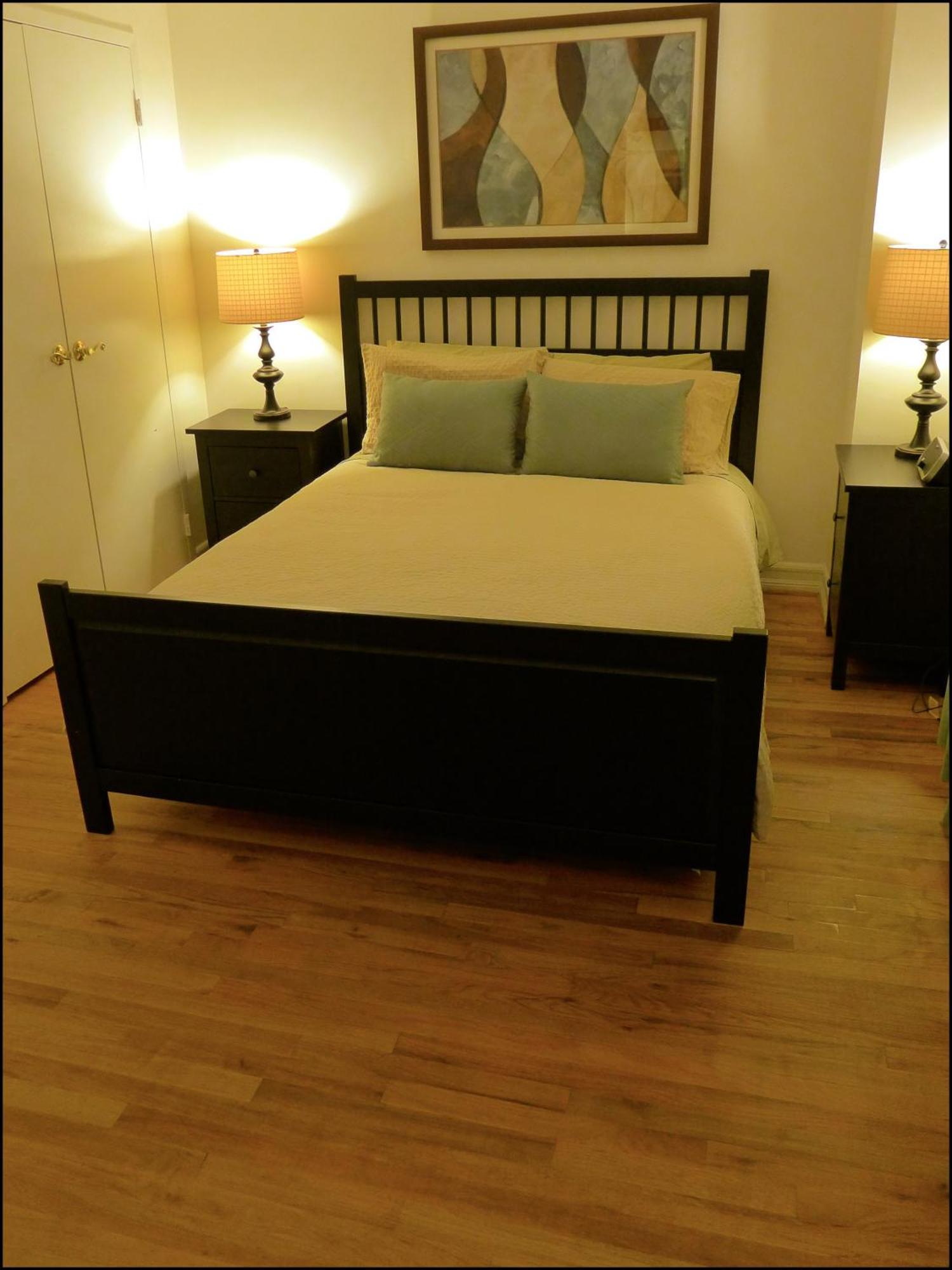 Apartment Rated 1br - Lenox 127 *