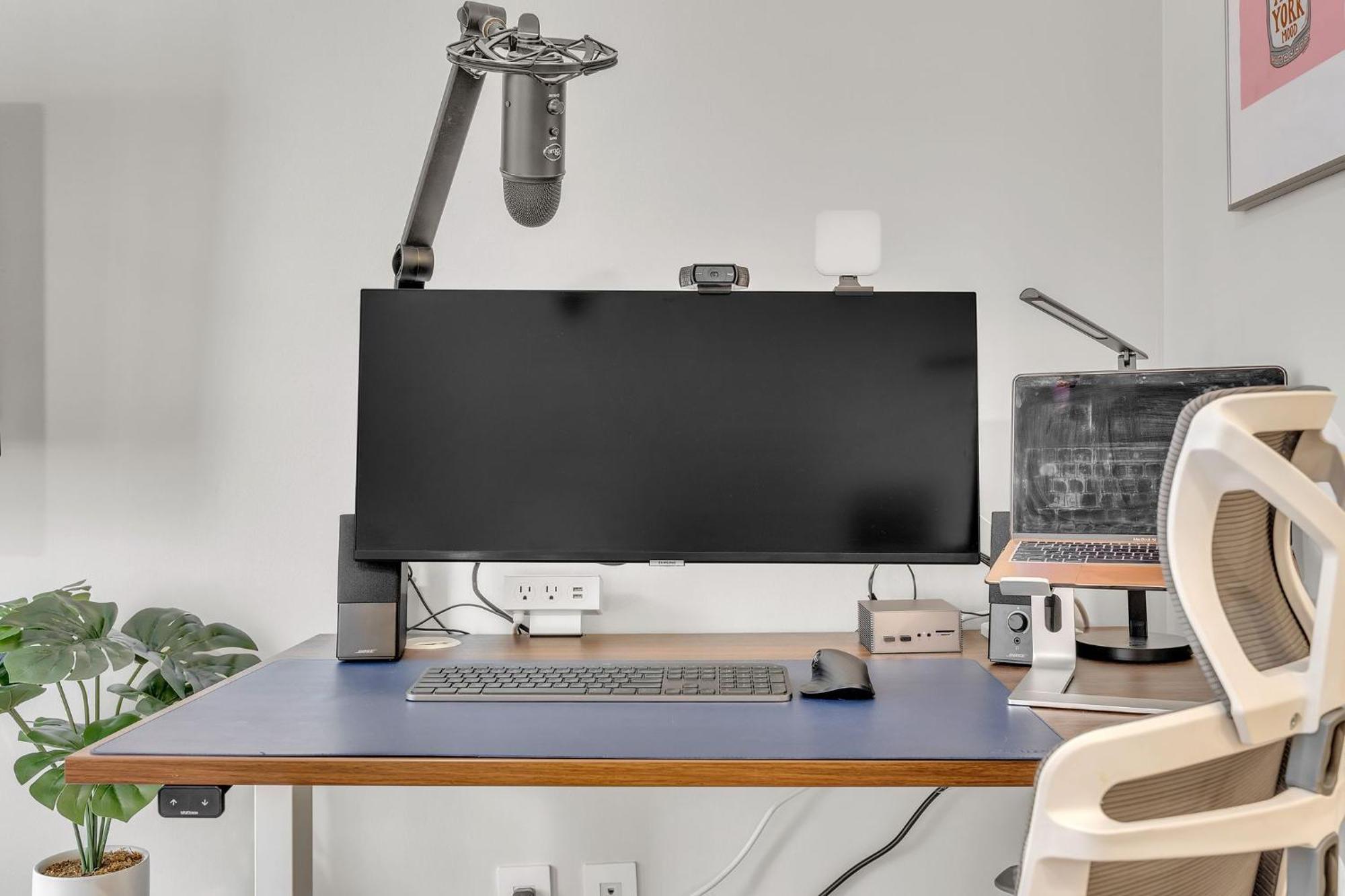 Fidi W Work Setup By Anyplace - 11679