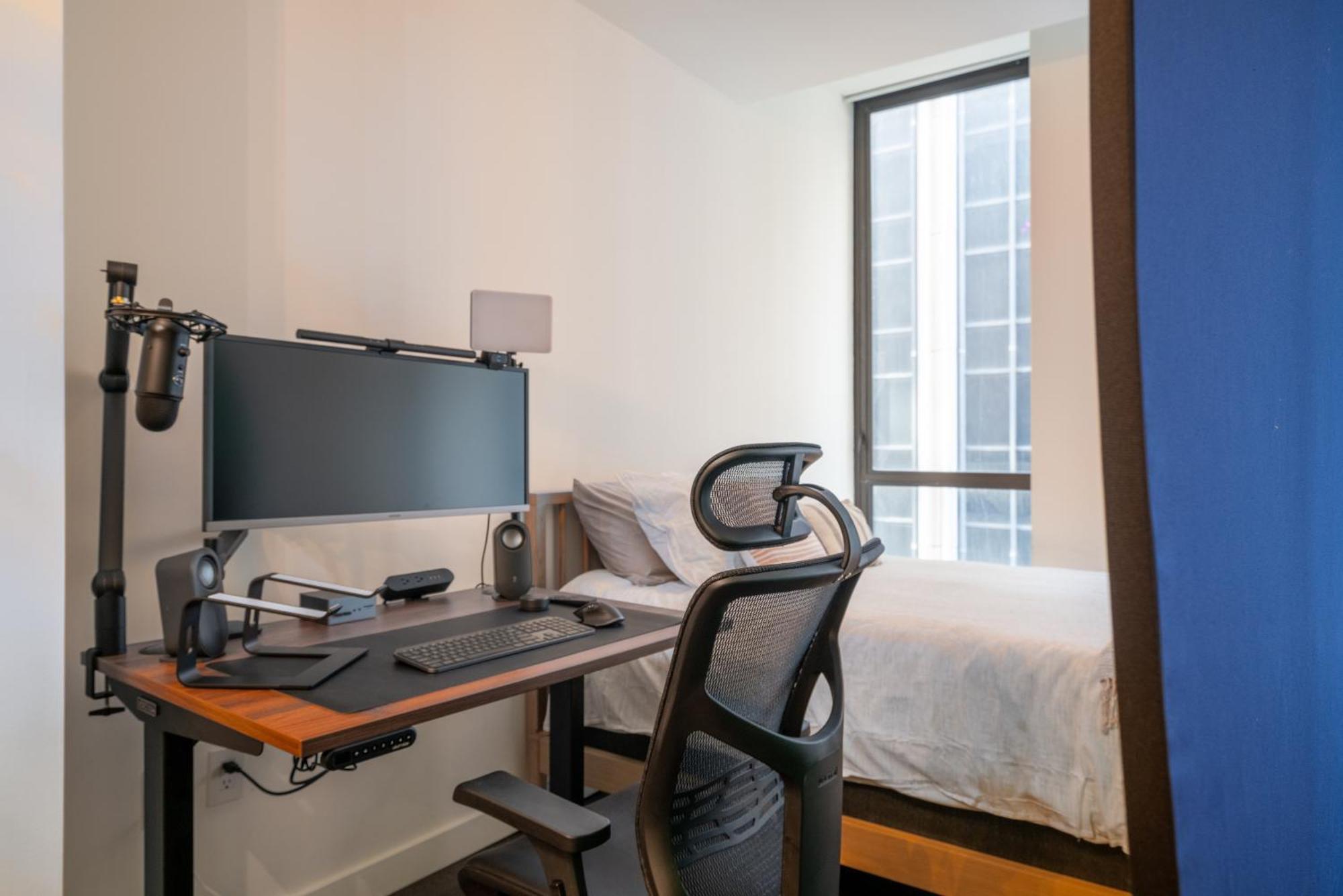 Fidi W Work Setup By Anyplace - 10254 *