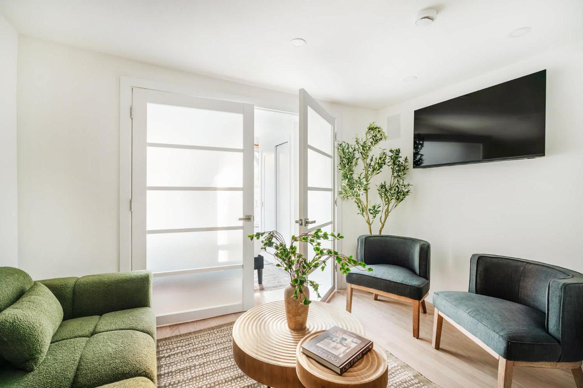 22nd Sleek Modern 1br Gramercy