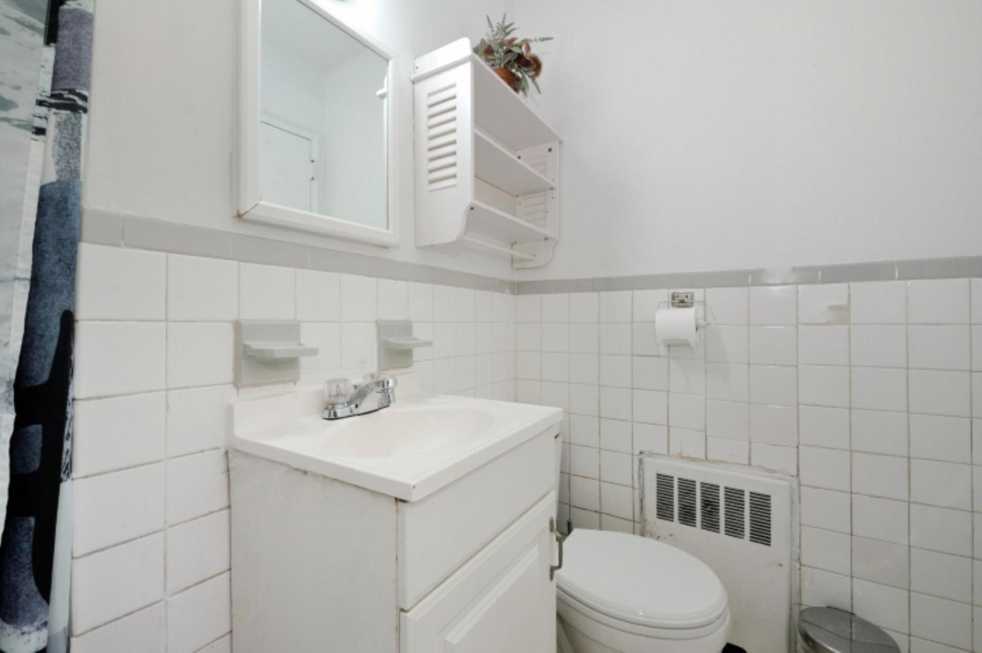 Apartment Spacious 3 Bedroom In Prime Location Of Nyc