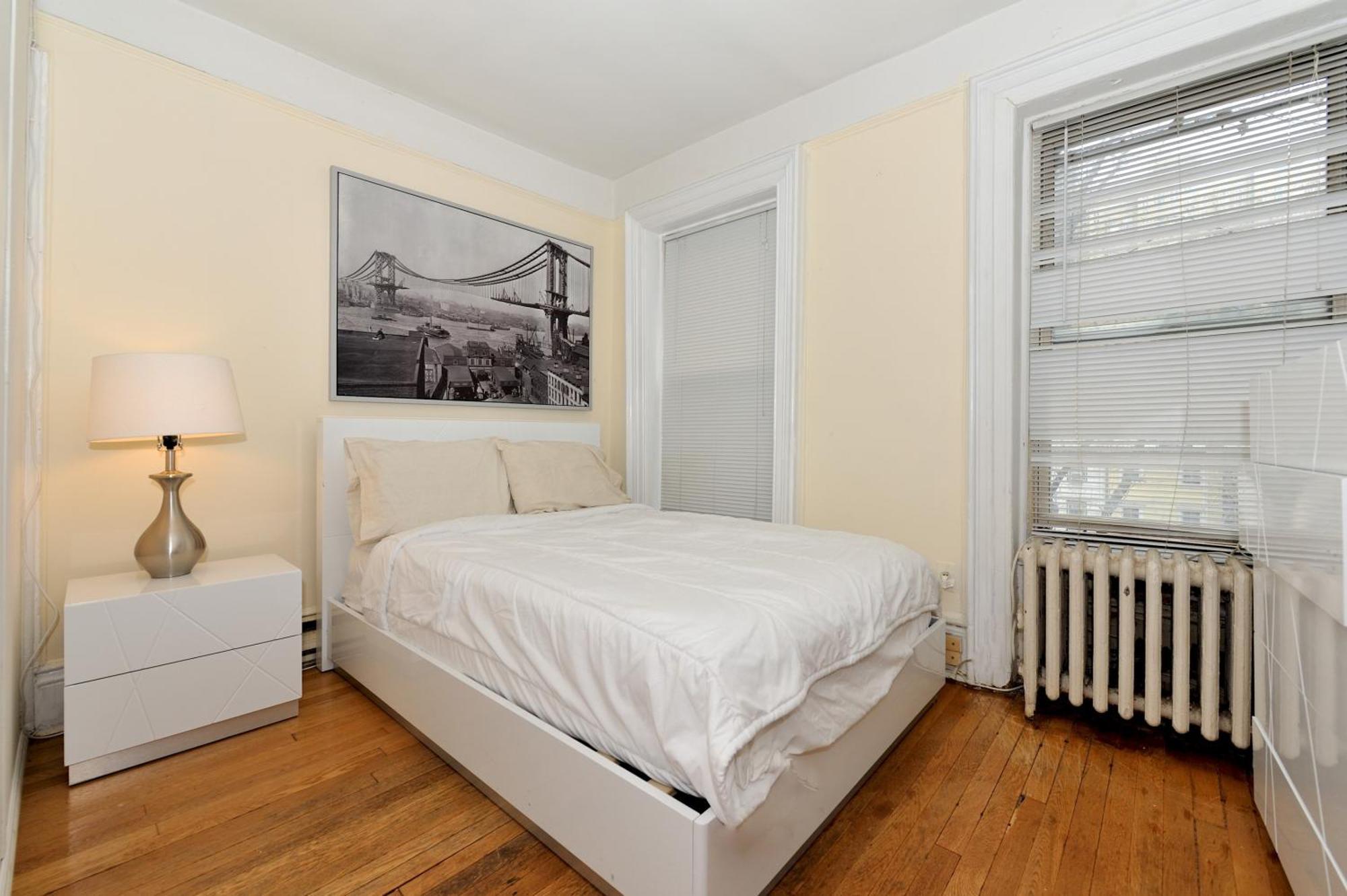 Apartment Comfy 3 Bedroom 1 Bath In Nyc *