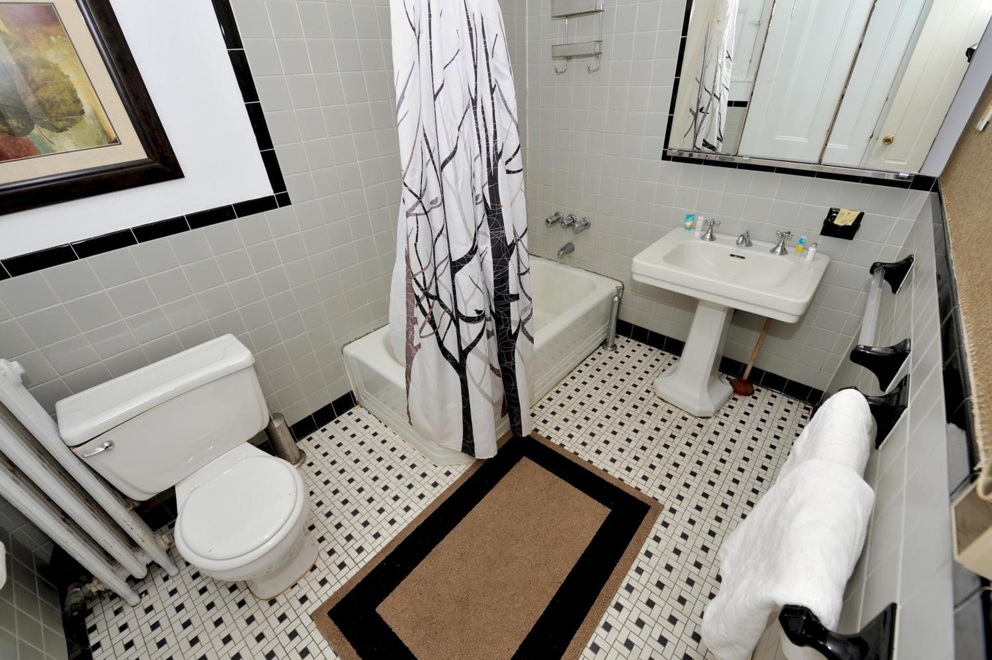 Comfy 3 Bedroom 1 Bath In Nyc Apartment New York