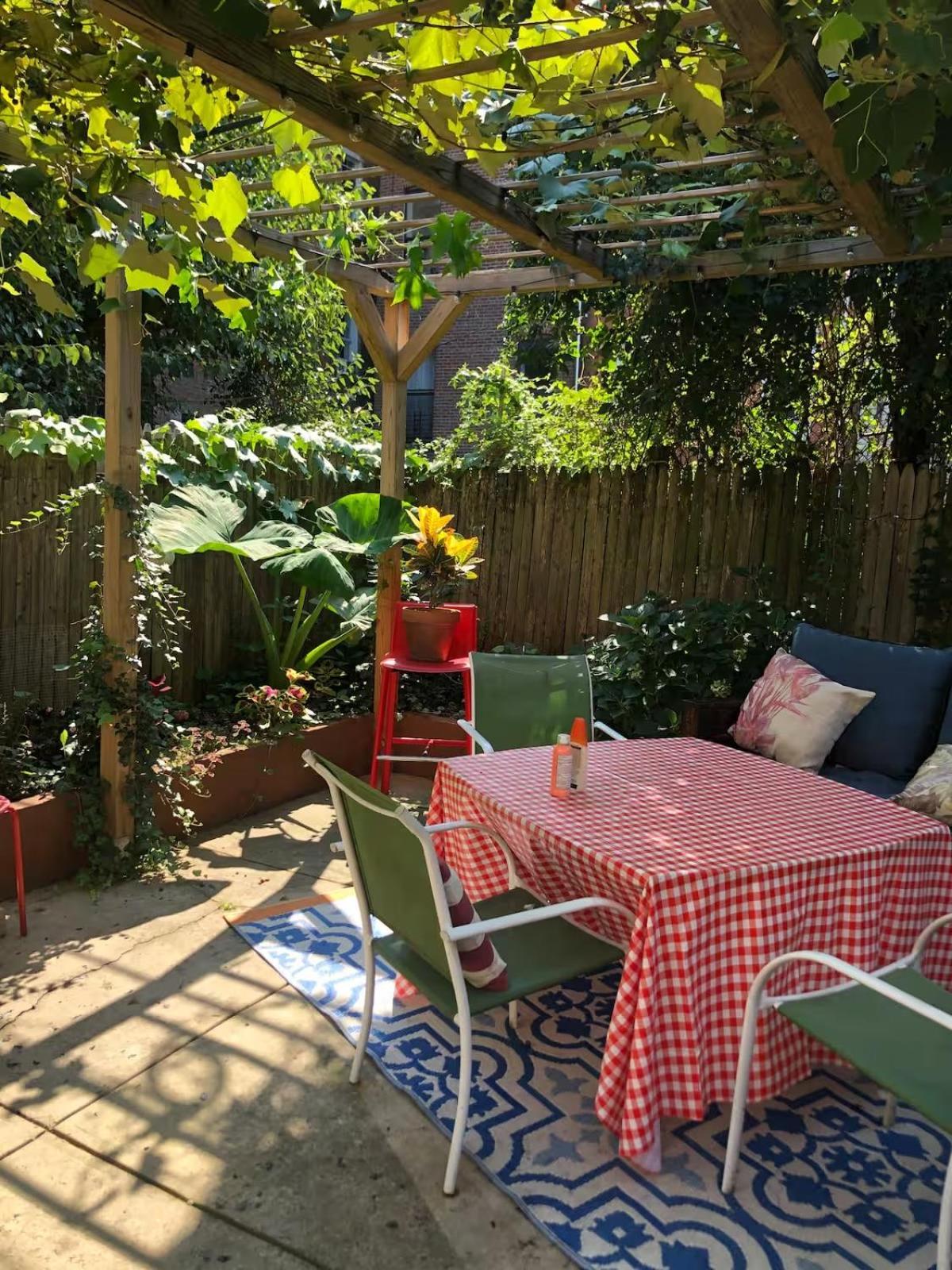 Enchanting Brownstone With A Magical Garden Apartment *