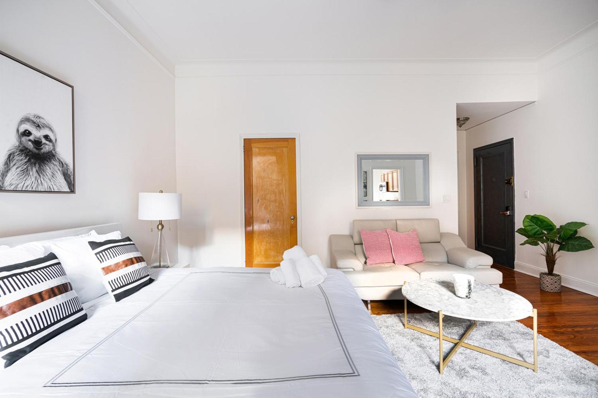 Bright And Comfy In Nyc New York