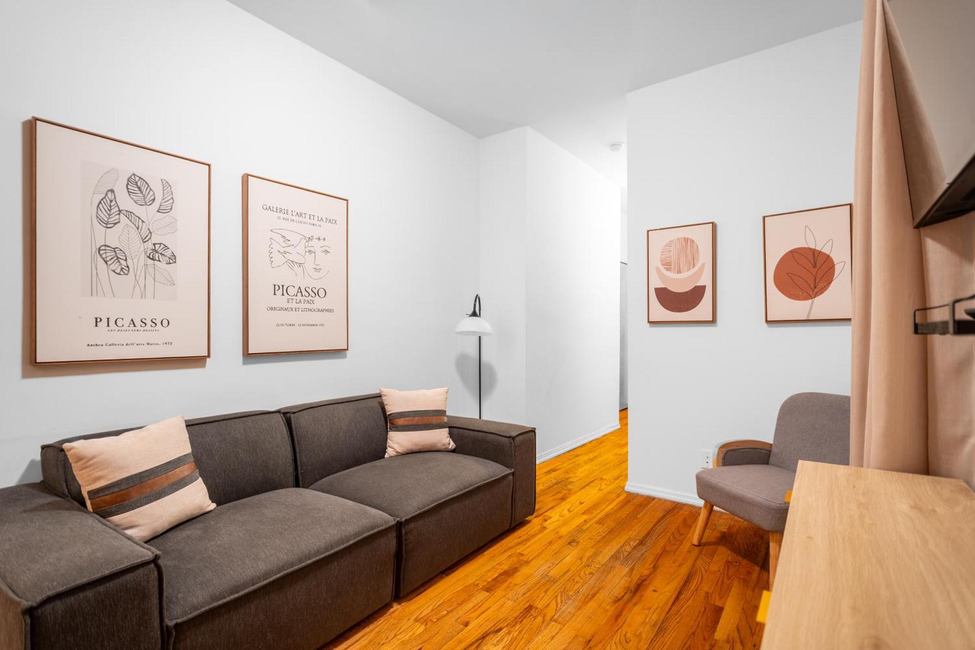 Apartment 2-bedroom In Hells Kitchen - Manhattan! New York