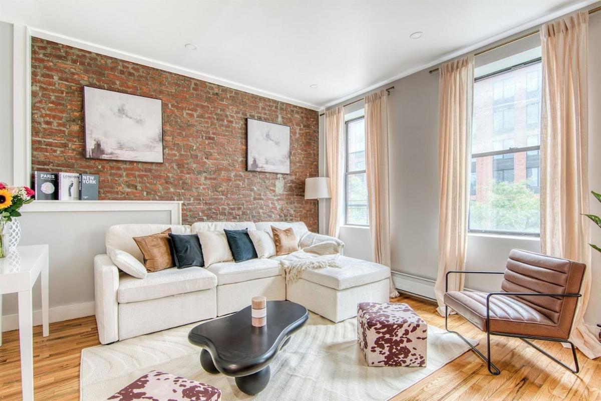 Apartment Pent House On Bruckner New Luxe 2br 2ba King Bed Fast Wi-fi 15 Mins To Times Square New York