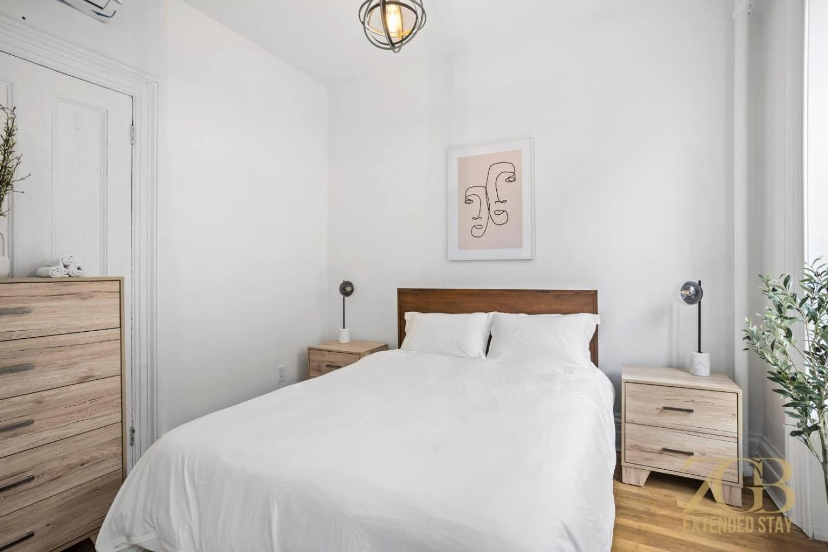 Apartment Sun-filled Brownstone In Prime Chelsea New York