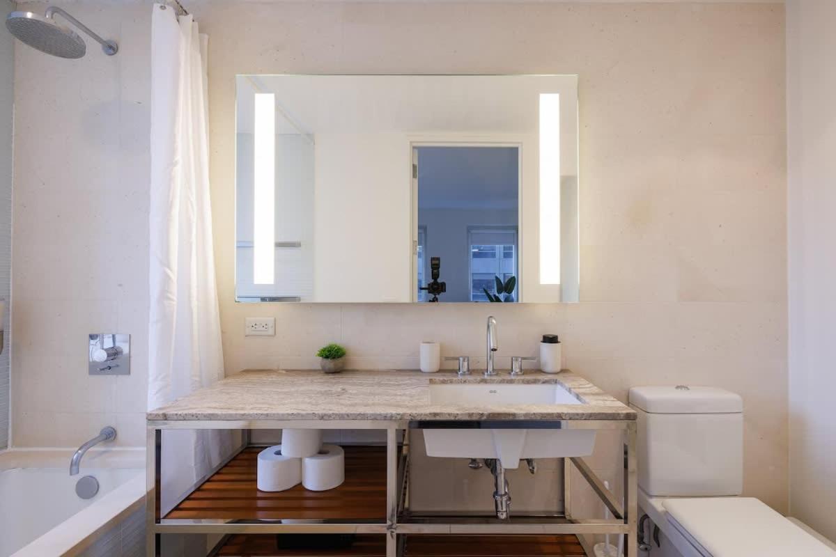 Elegant Nyc Haven Walk To Broadway Apartment New York