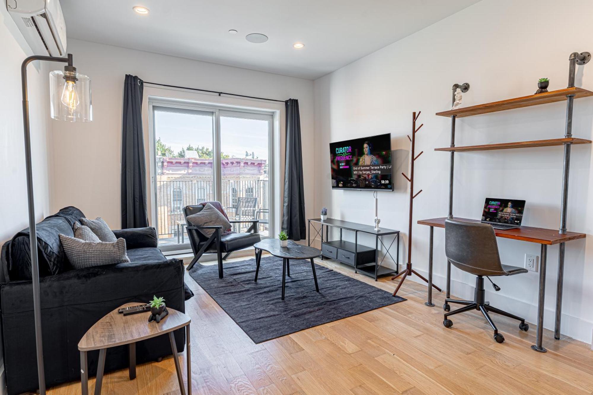 Bushwick Industrial1br With Balcony New York