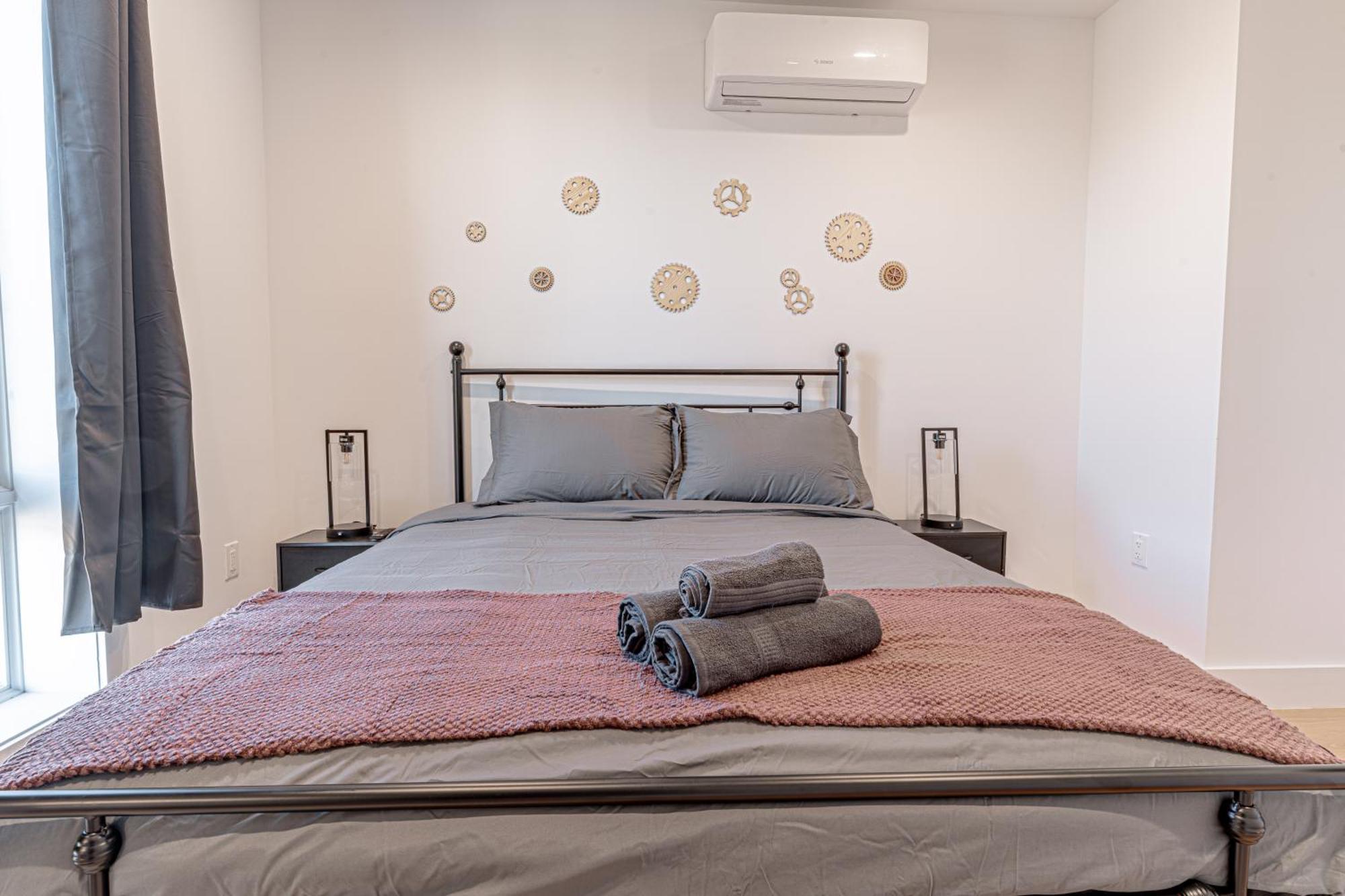 Bushwick Industrial1br With Balcony Apartment