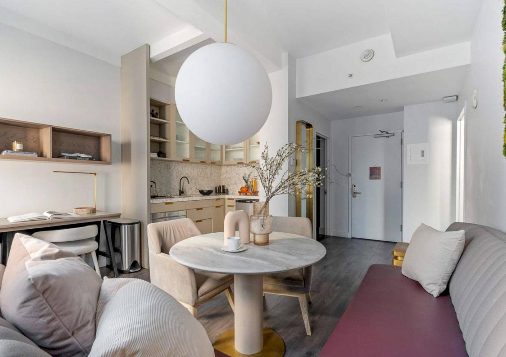 Apartment Alluring And Spacious 1 Bed 1 Bath *