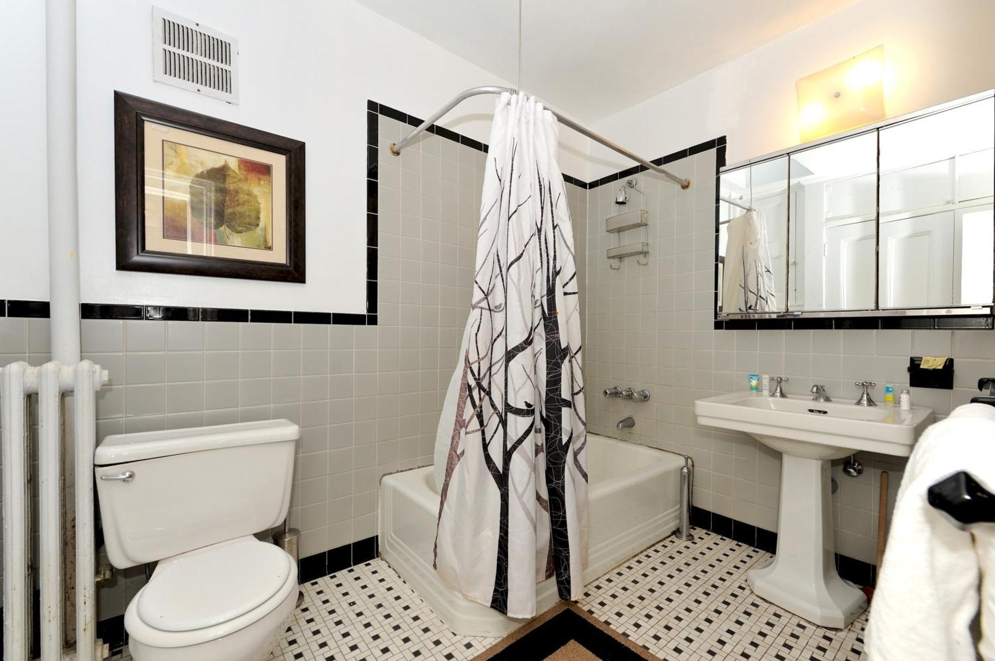 Apartment Comfy 3 Bedroom 1 Bath In Nyc *