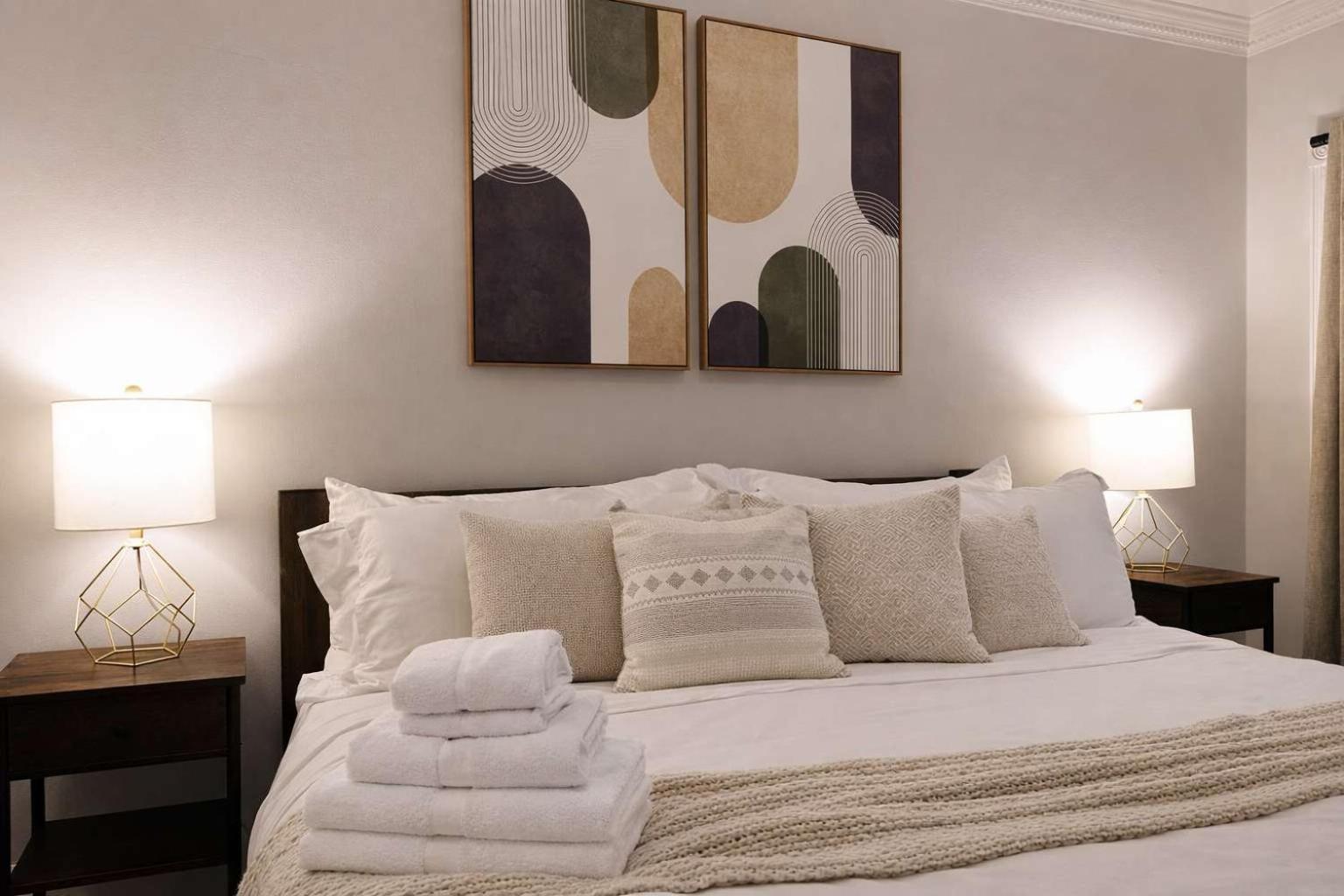 Hip Nyc Hideaway In Lively East Village Apartment New York