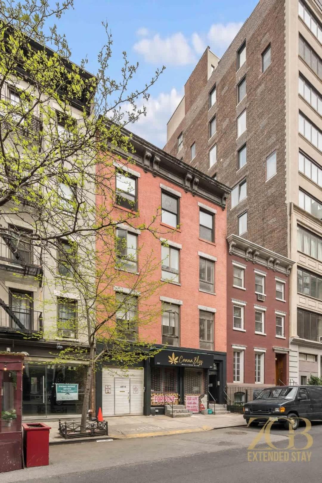 Sun-filled Brownstone In Prime Chelsea Apartment New York