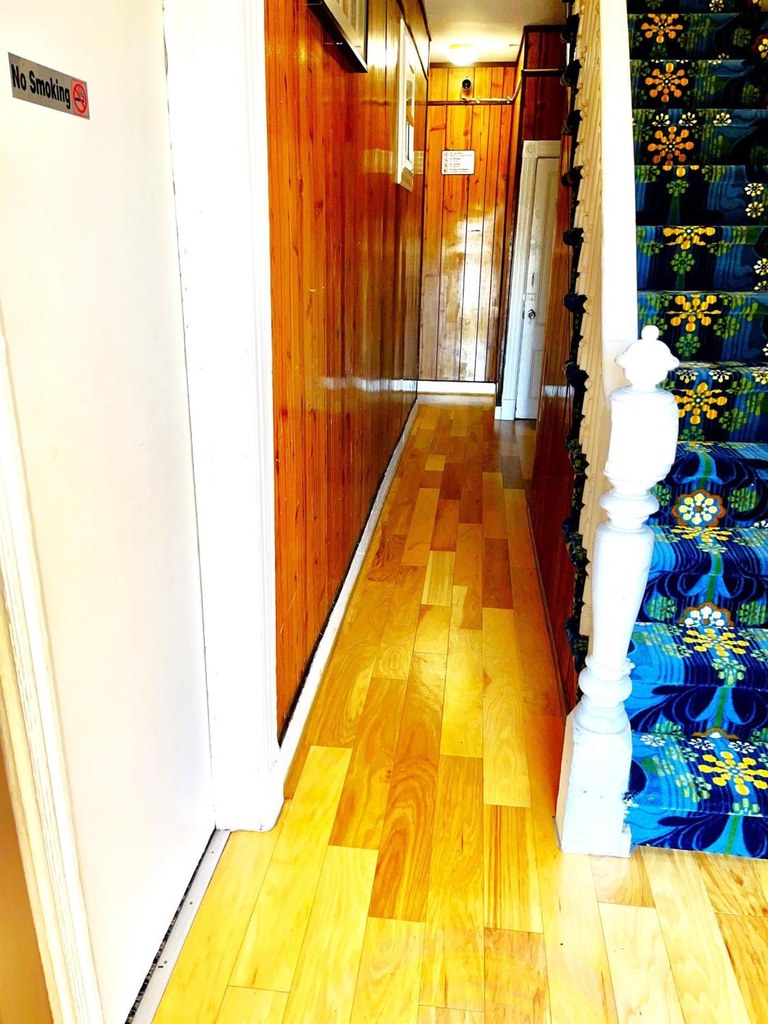 3 Bedrooms Huge In Lic, Very Next To Manhattan Apartment New York