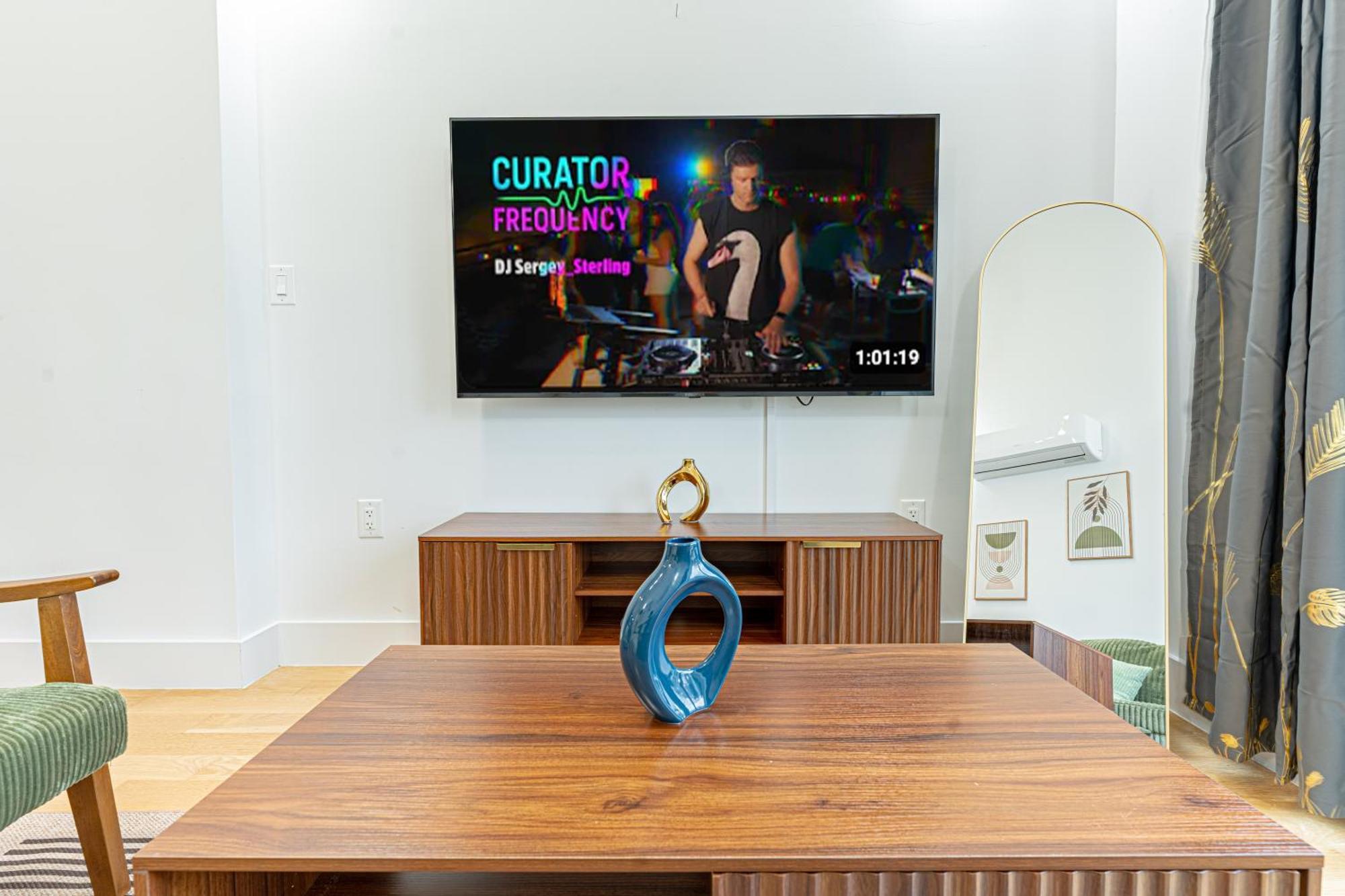 Brooklyn Penthouse Oasis With Terrace Views *