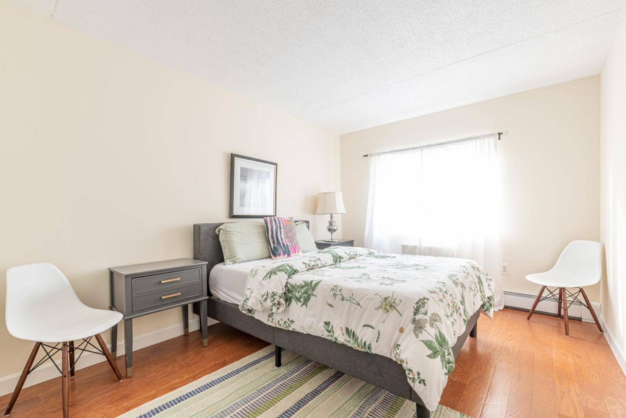 Stunning 3 Bed Fully Furnished * New York