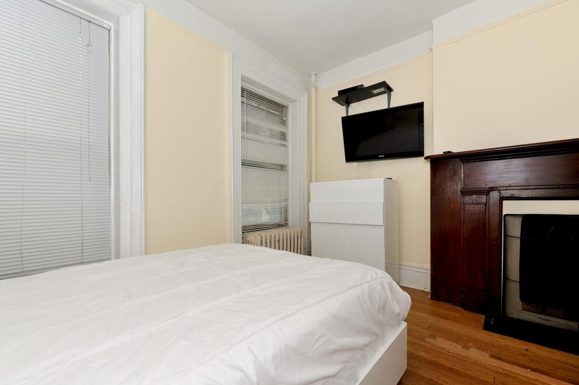 Apartment Comfy 3 Bedroom 1 Bath In Nyc