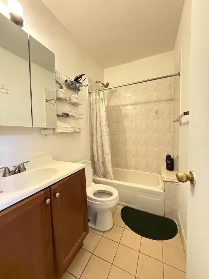Cozy Private In Downtown Flushing