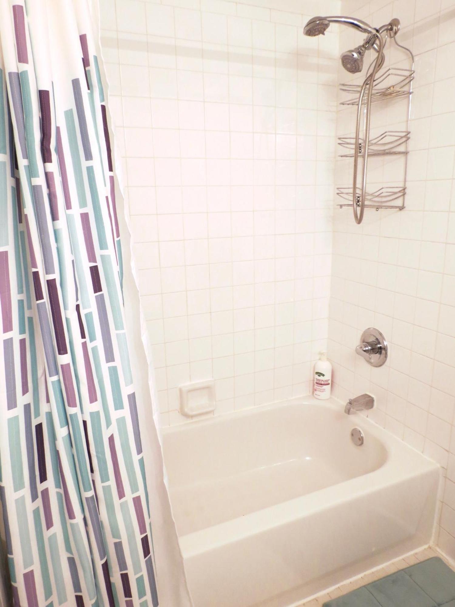 Rated 1br - Lenox 127 Apartment *
