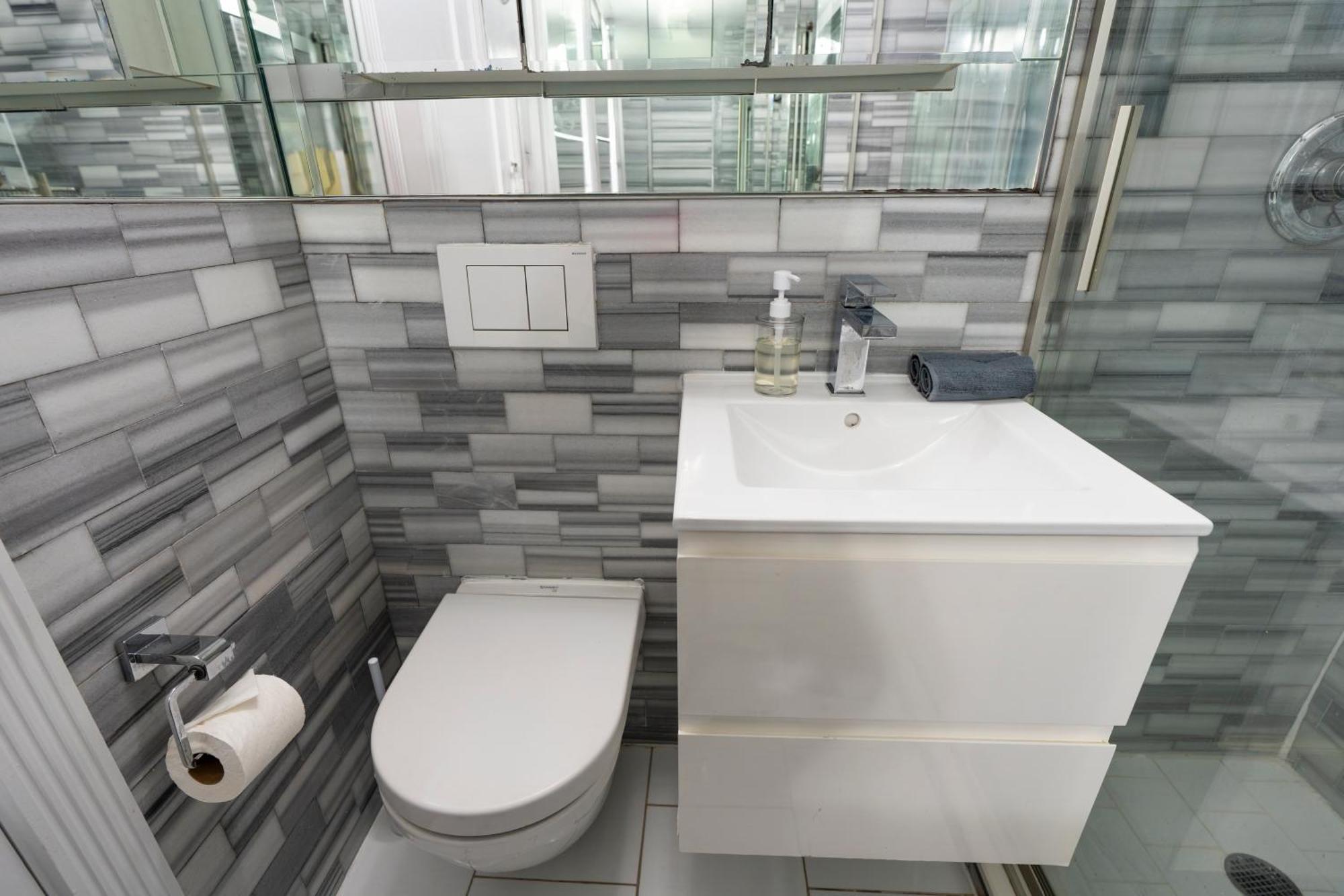 Apartment Elegant Park - 4 Bedroom Self Check-in *