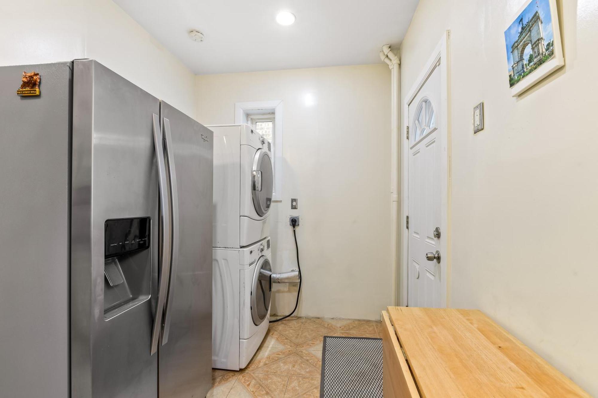 Impeccable 1br Unit In Brooklyn Apartment