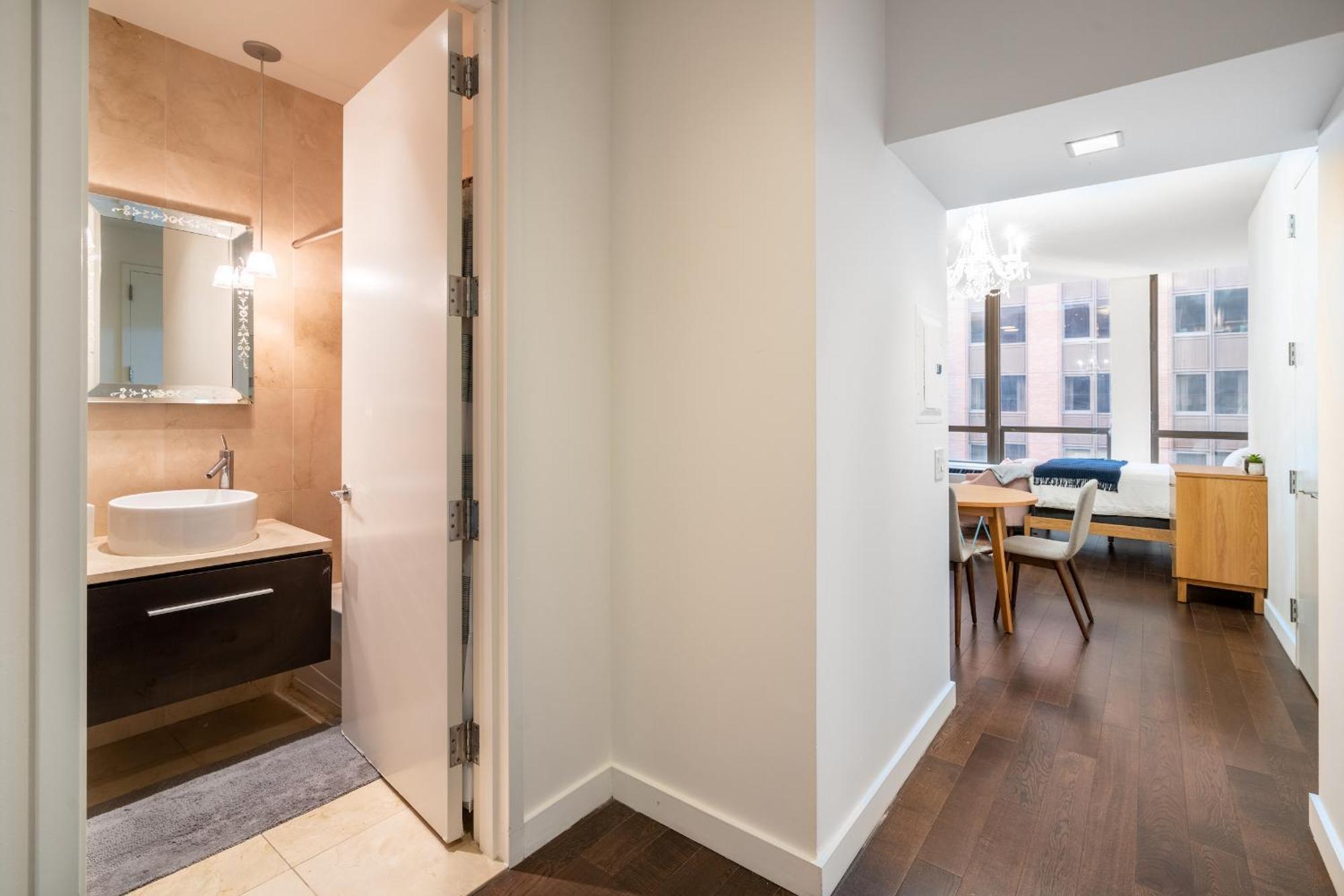 Apartment Fidi With Work Setup By Anyplace - 8827