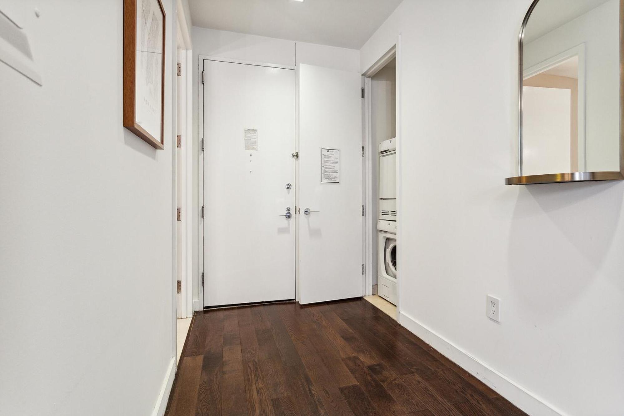 Apartment Fidi W Work Setup By Anyplace - 10250 *