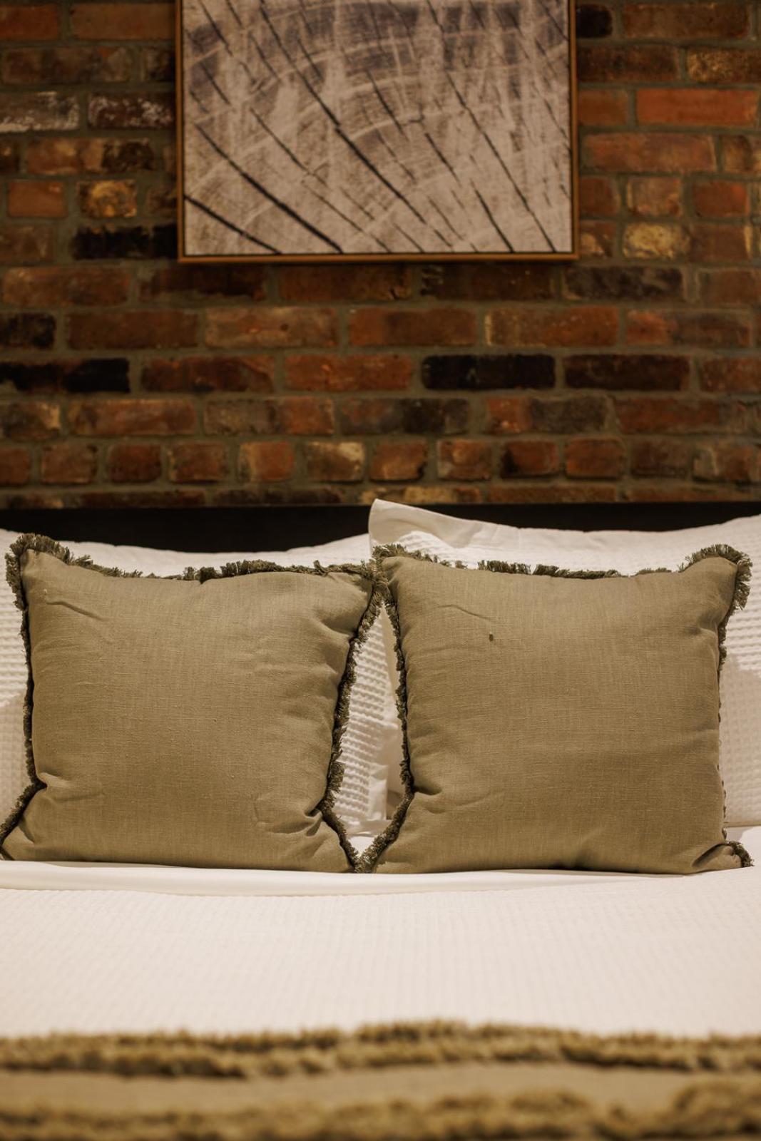 Refined & Stylish Manhattan Haven Apartment