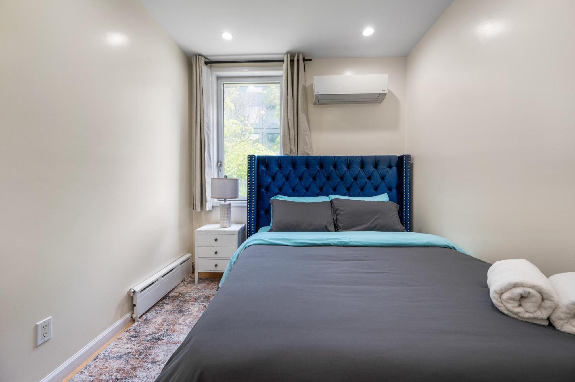 Spacious 3 Bed 3 Bath Unit In Upper East Side * New York