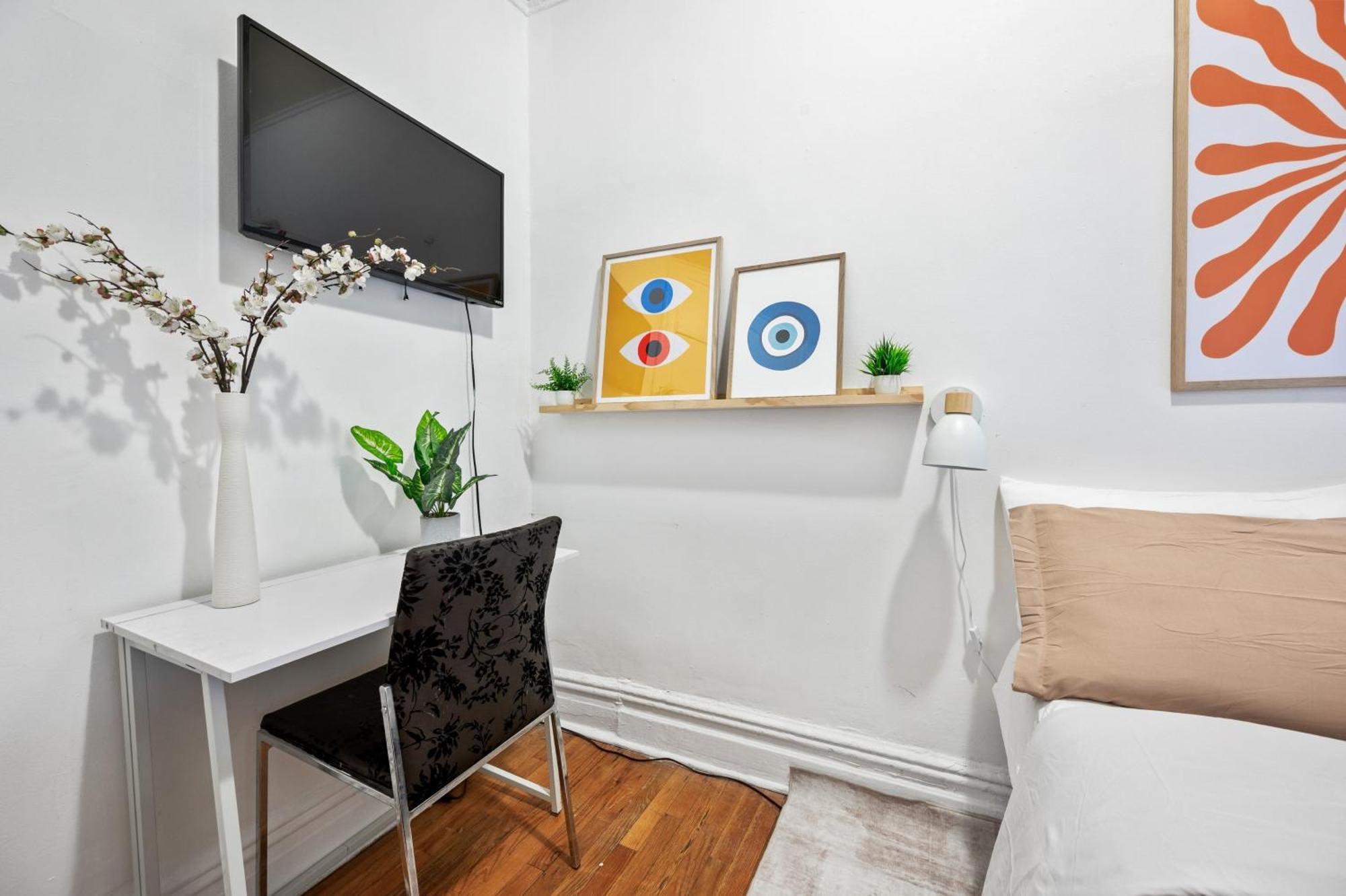 Bright And Beautiful 3 Bedroom Midtown West