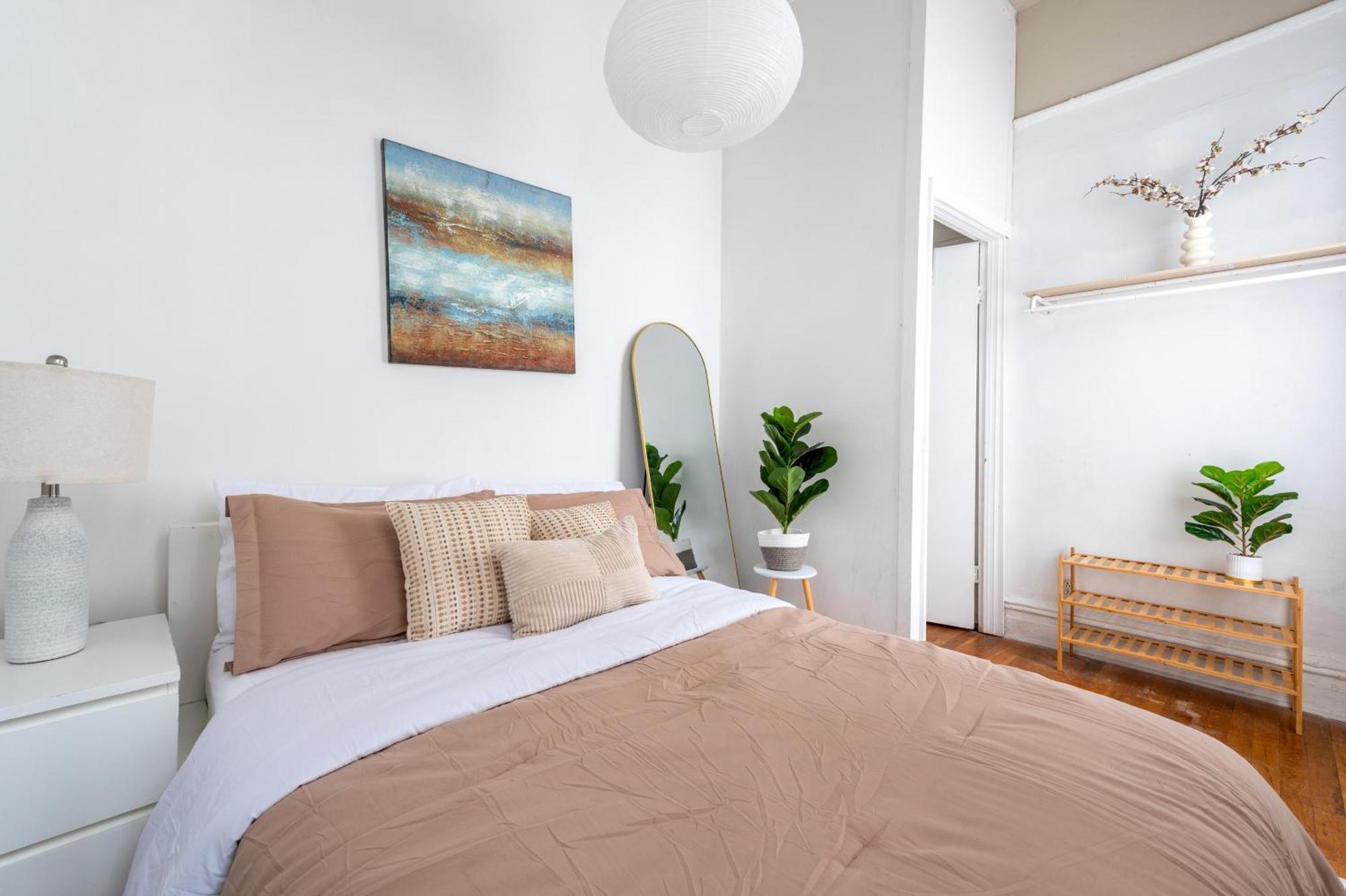 Bright And Beautiful 3 Bedroom Midtown West *