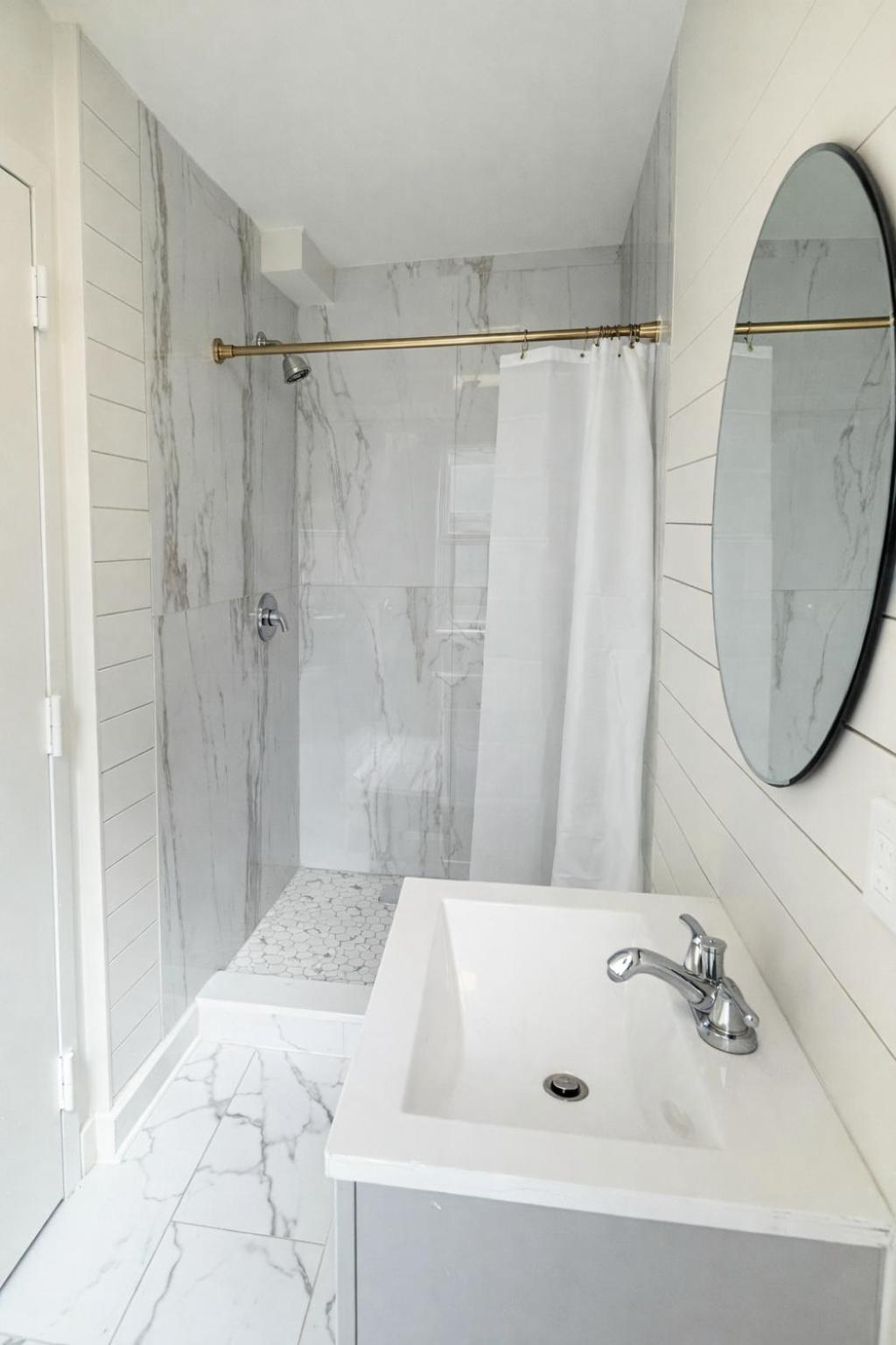 Modern Loft Apartments, Stylish Design Near Midtown *