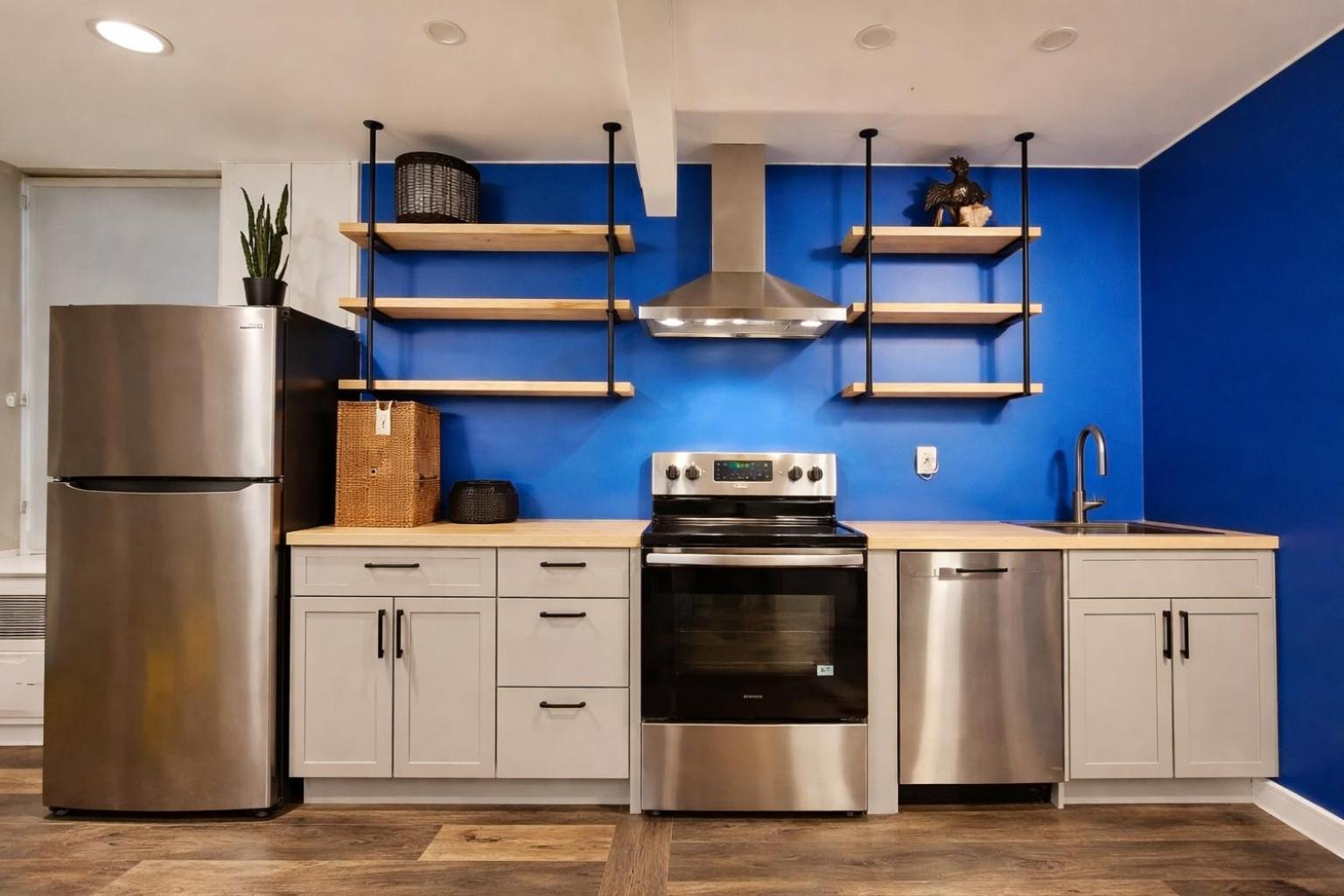 Modern Loft Apartments, Stylish Design Near Midtown