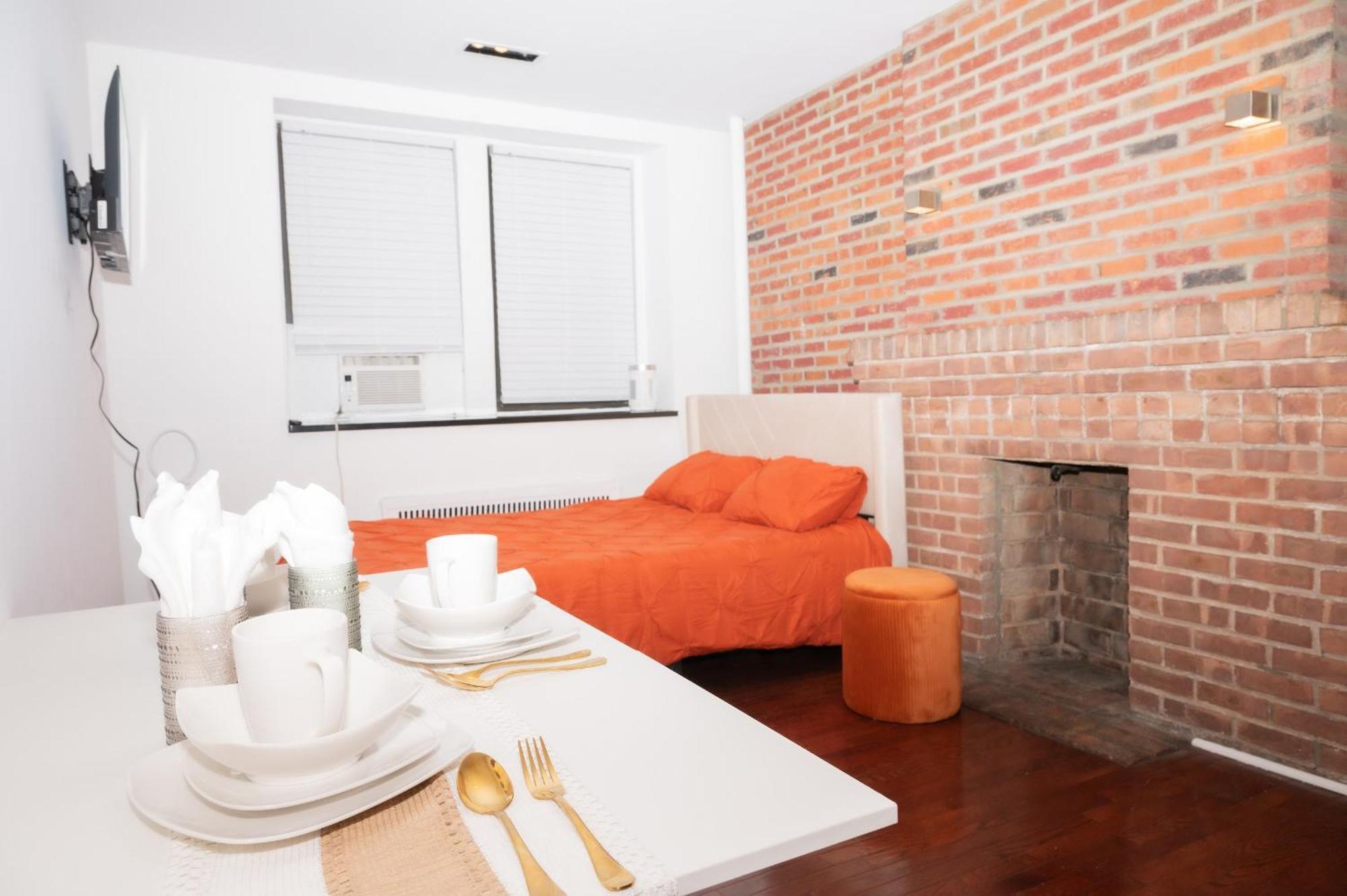 Apartment New York47-getaway2 West Village - Subway & Local Cafes New York