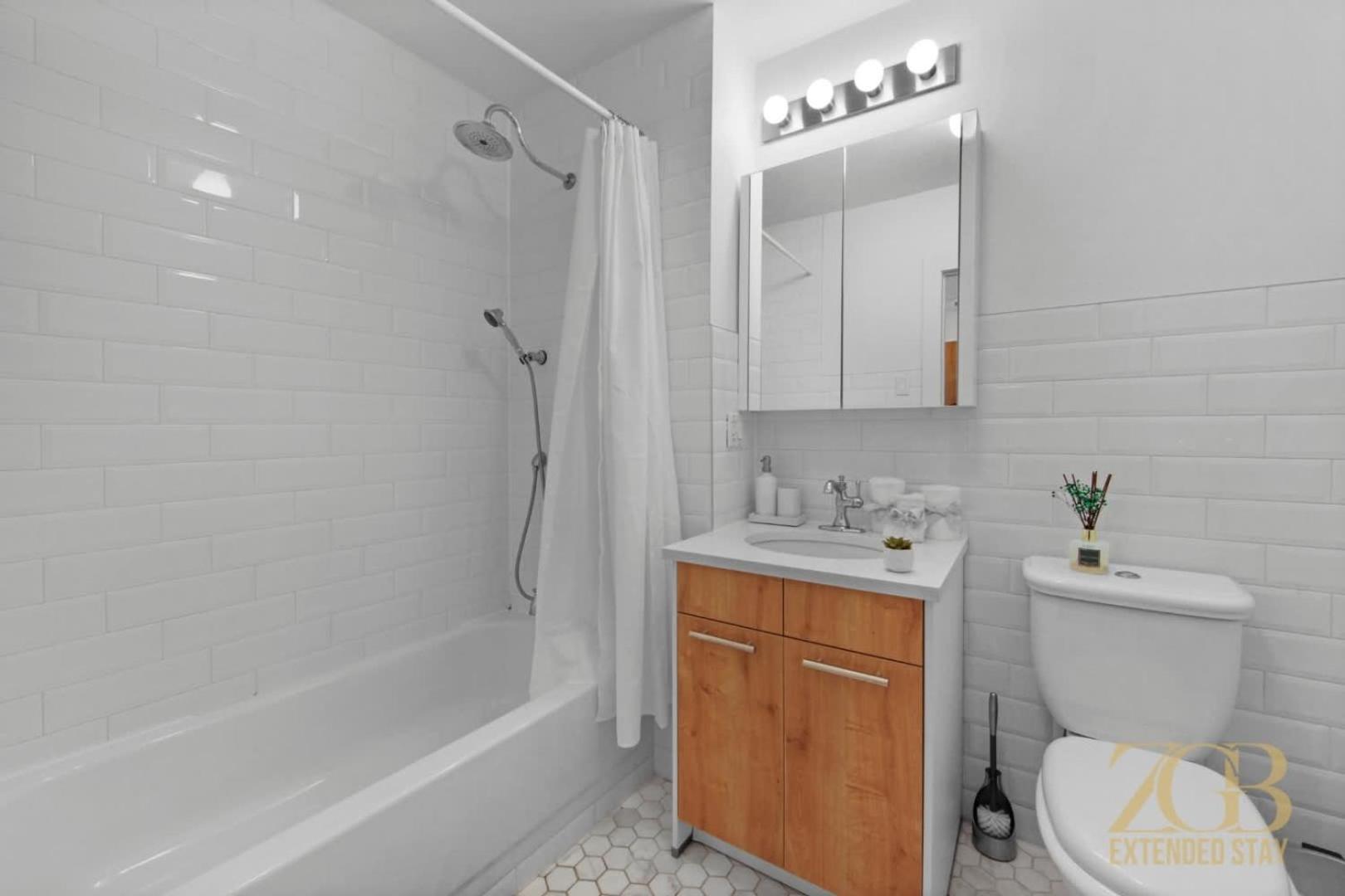 Beautifully Renovated 1 Bedroom In Prime Manhattan New York