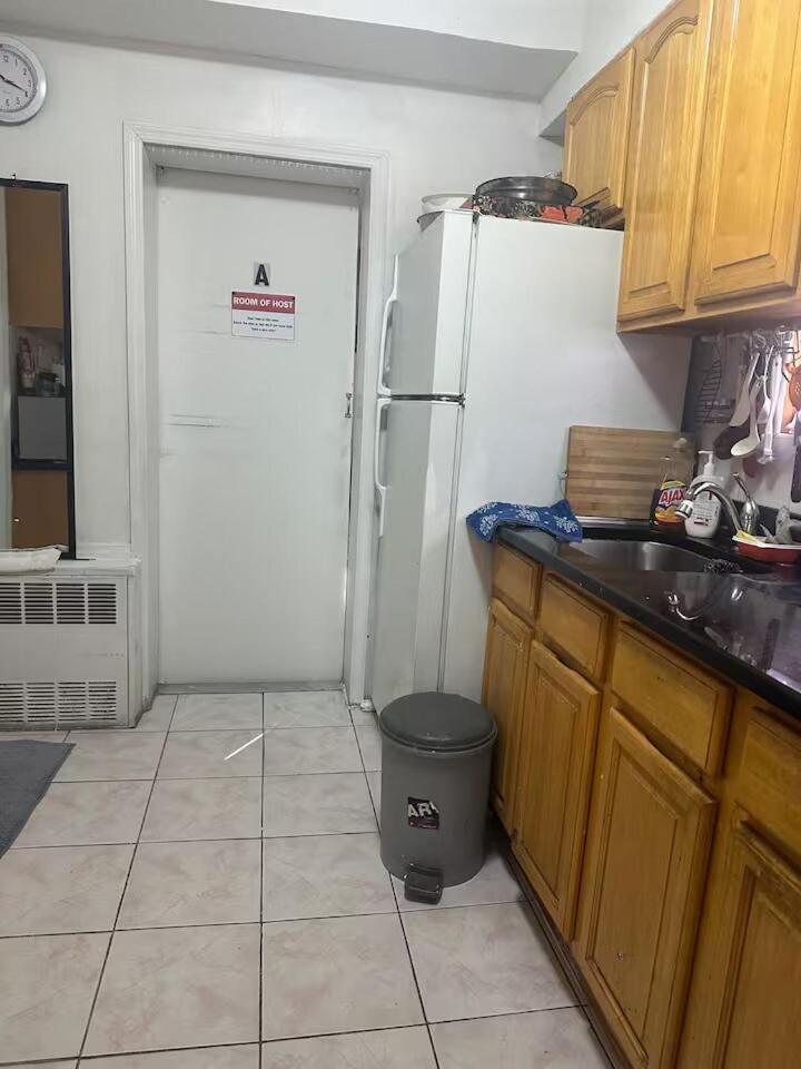 Cozy Private In Downtown Flushing Apartment