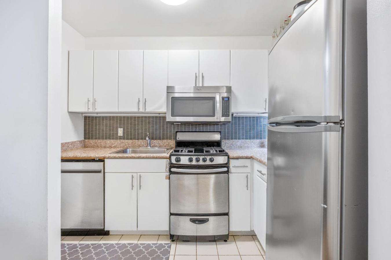 Chelsea 1br In Shared With Laundry And Rooftop Apartment
