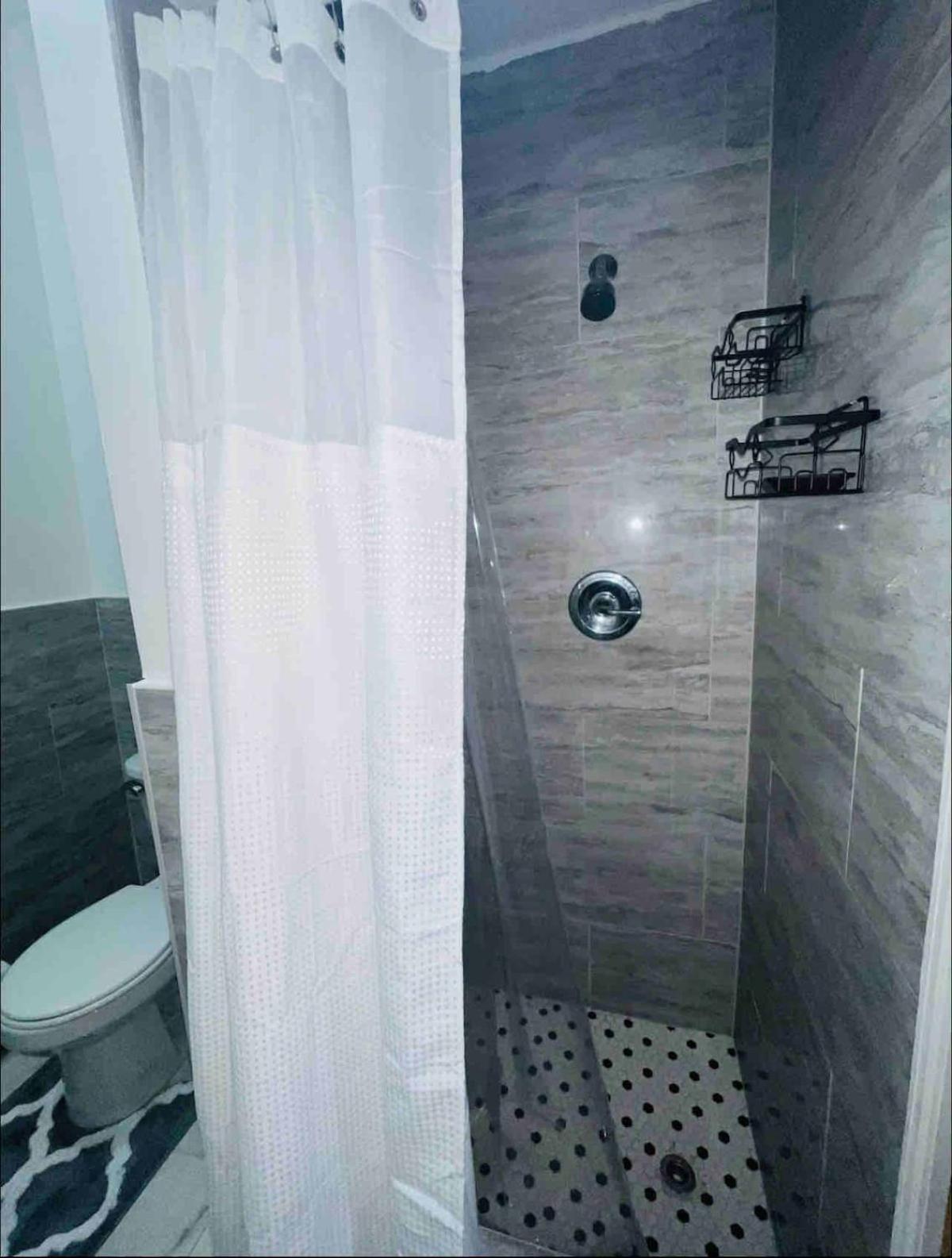 Stylish Cozy 1 Bedroom - Brooklyn By Train Station Apartment New York